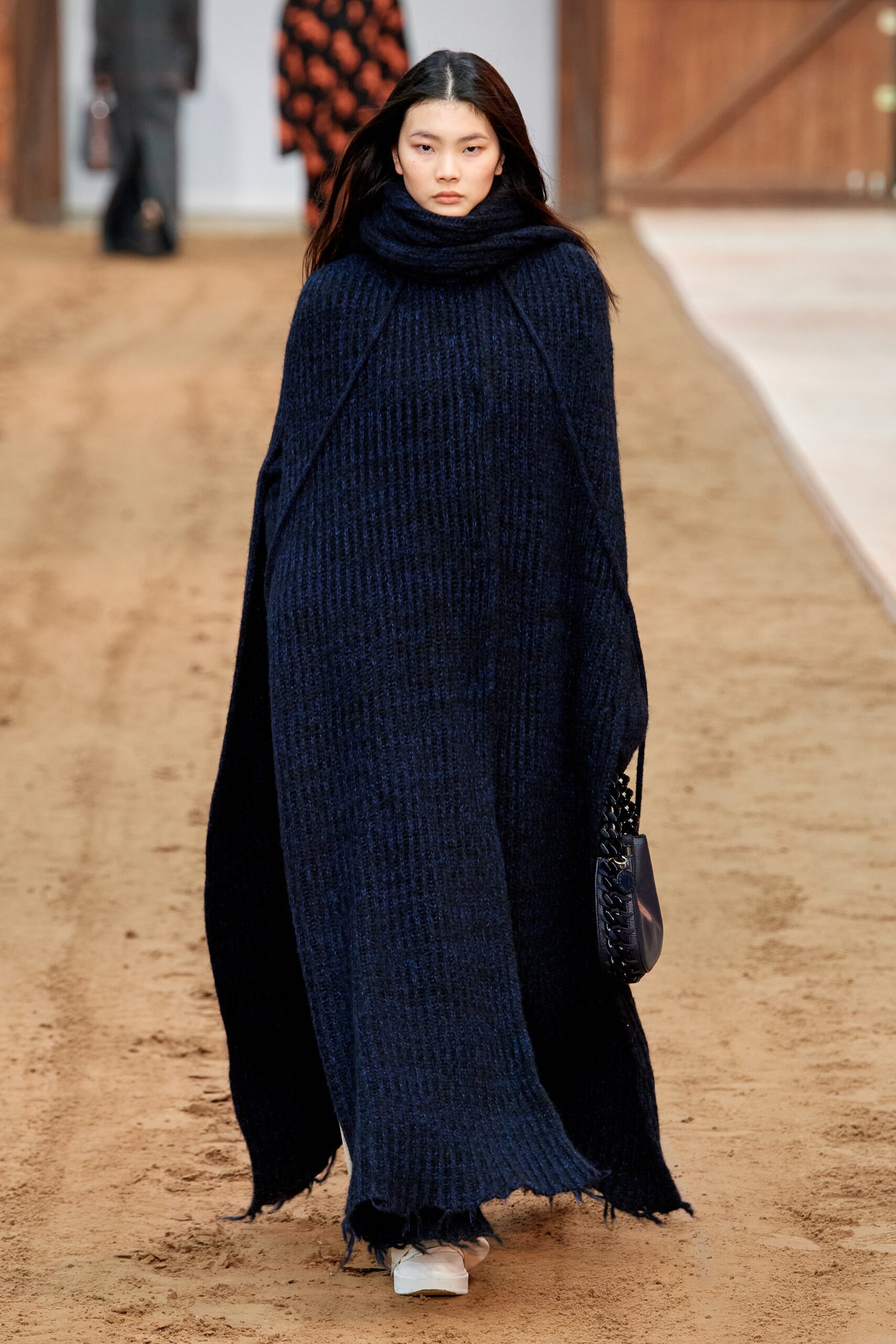 Stella McCartney F/W 23 Look 26