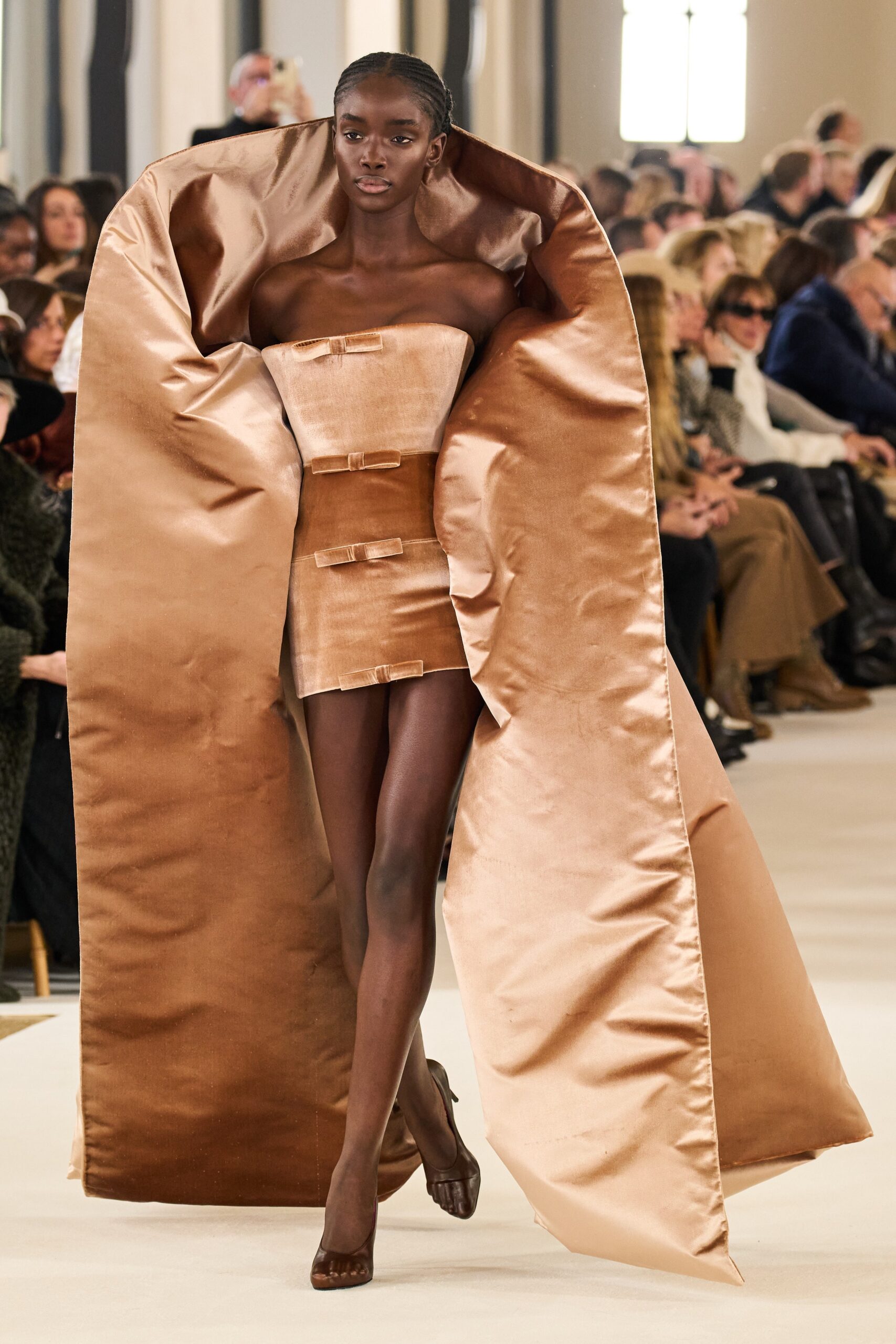 Schiaparelli S/S 23 Couture Look 32