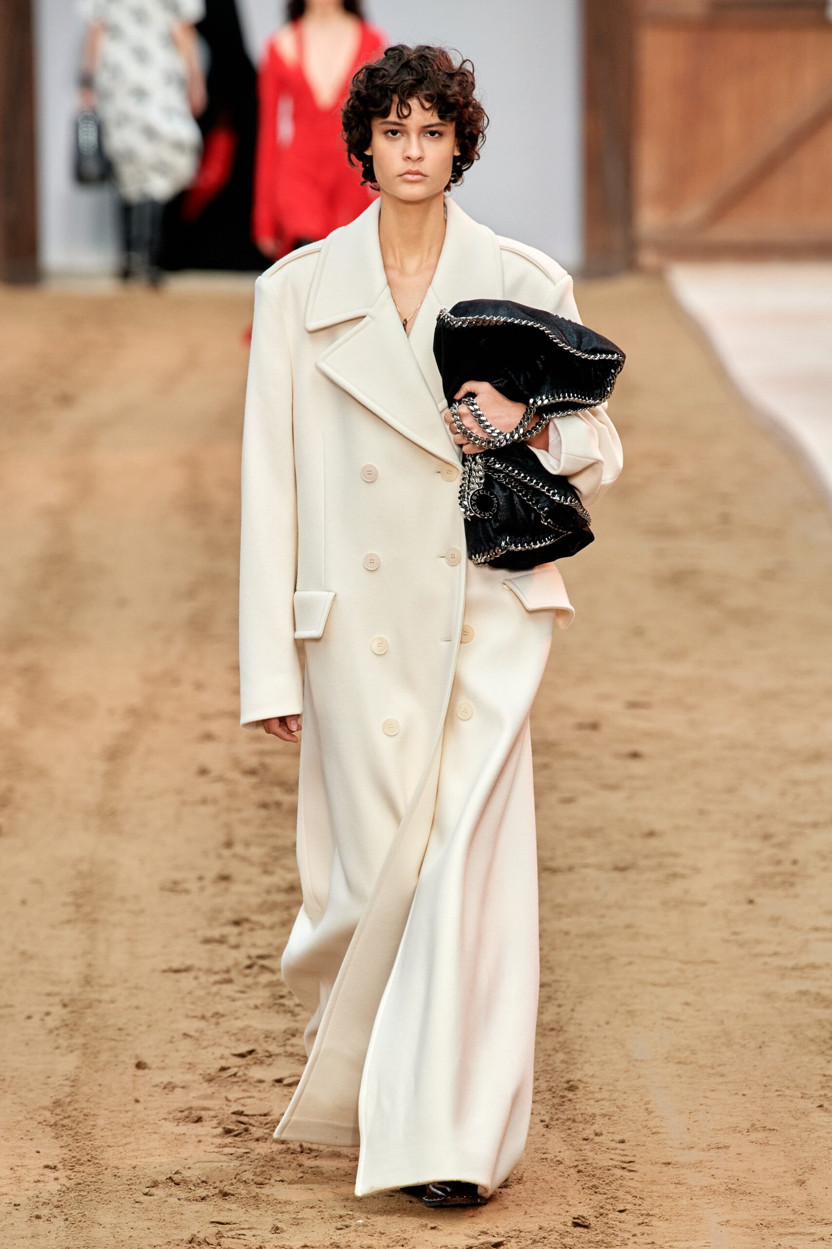 Stella McCartney F/W 23 Look 32