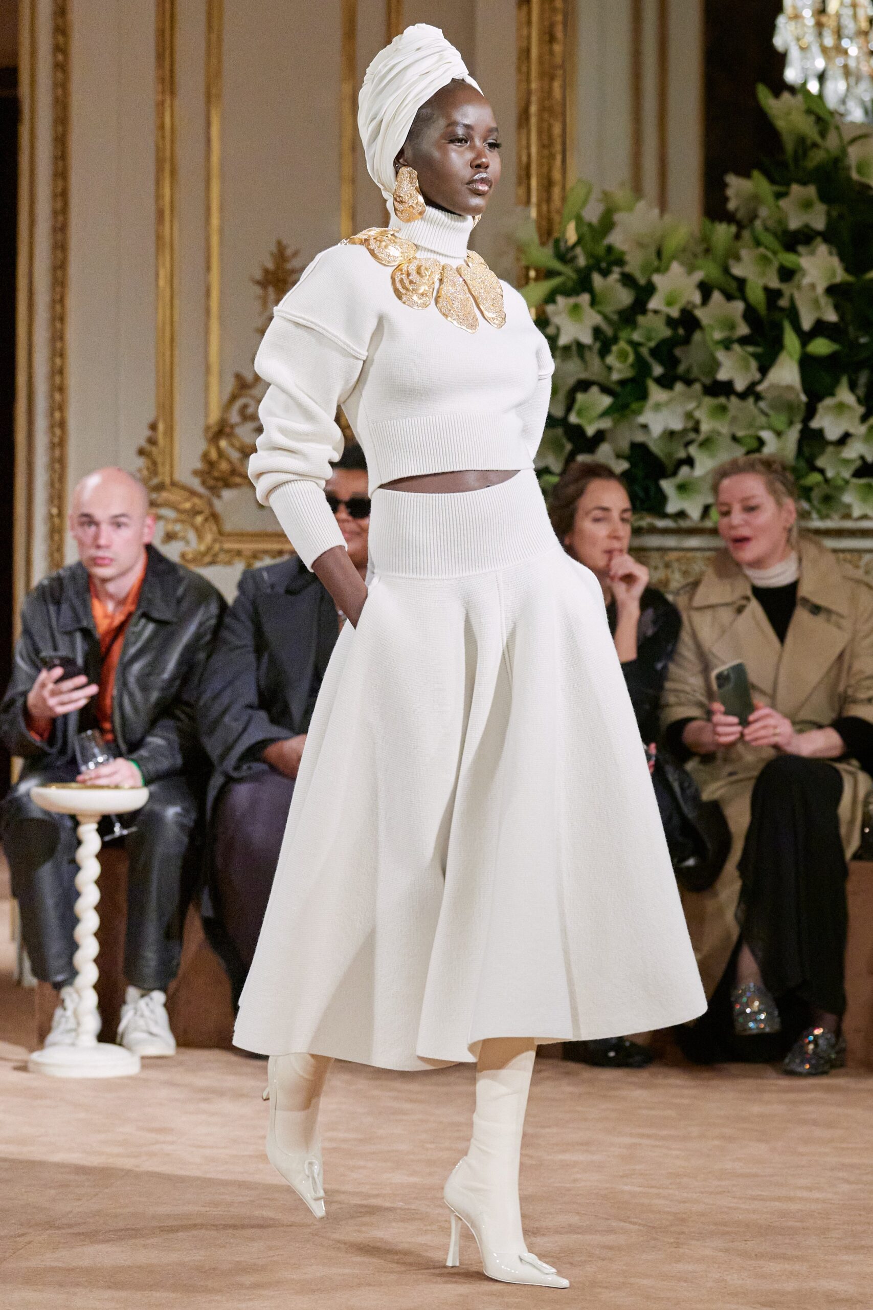 Schiaparelli F/W 23 Look 33
