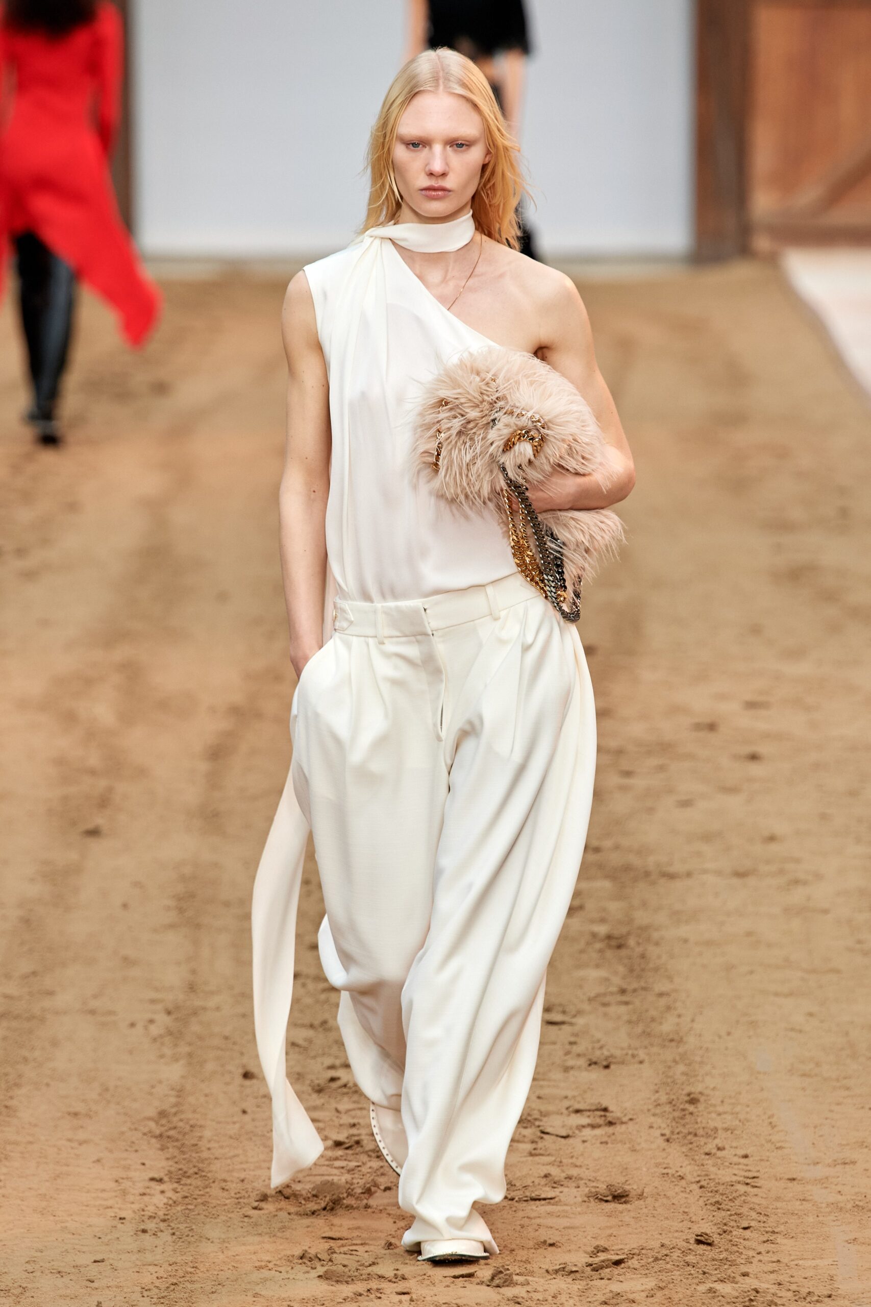 Stella McCartney F/W 23 Look 36
