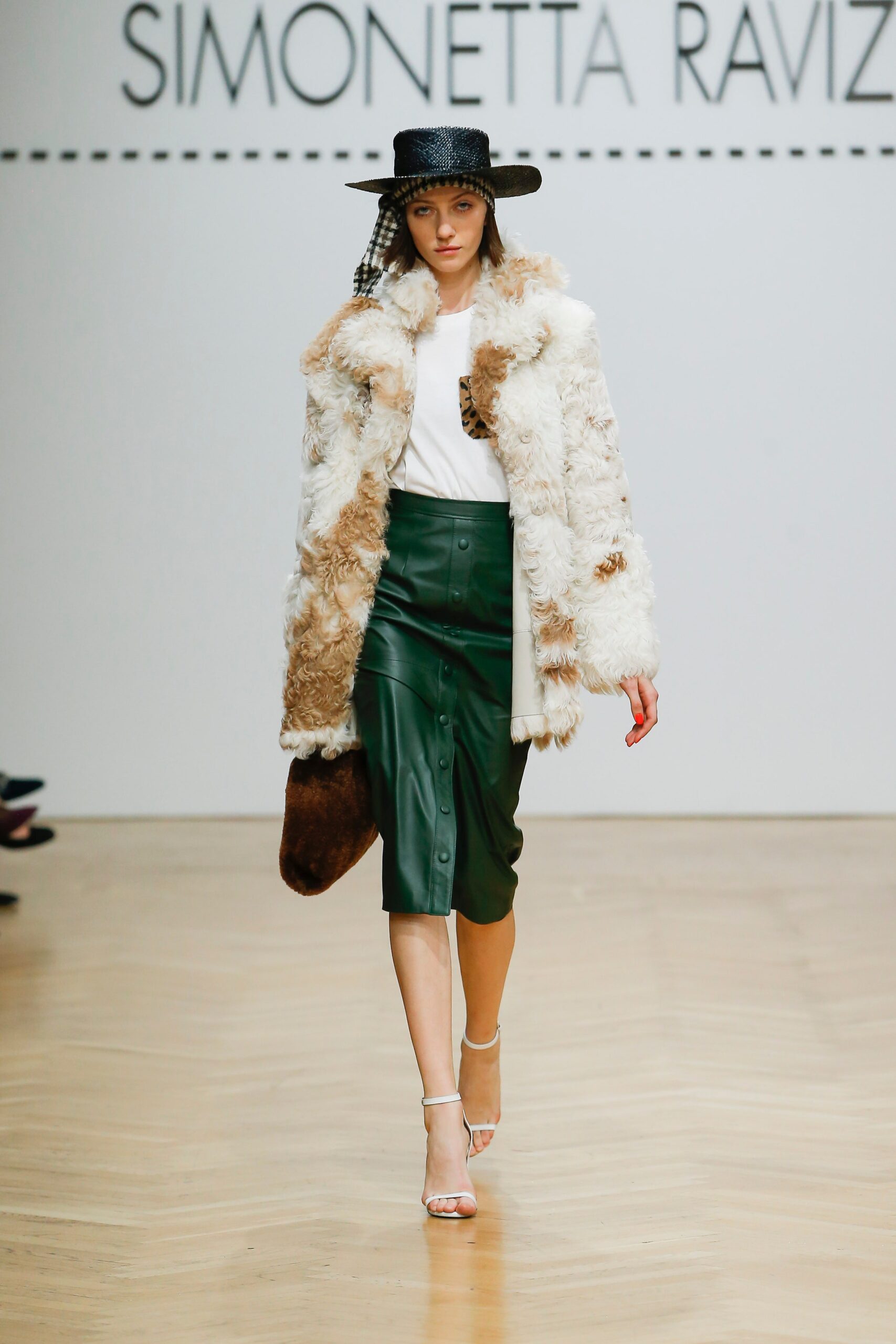 Simonetta Ravizza F/W 19 Look 44
