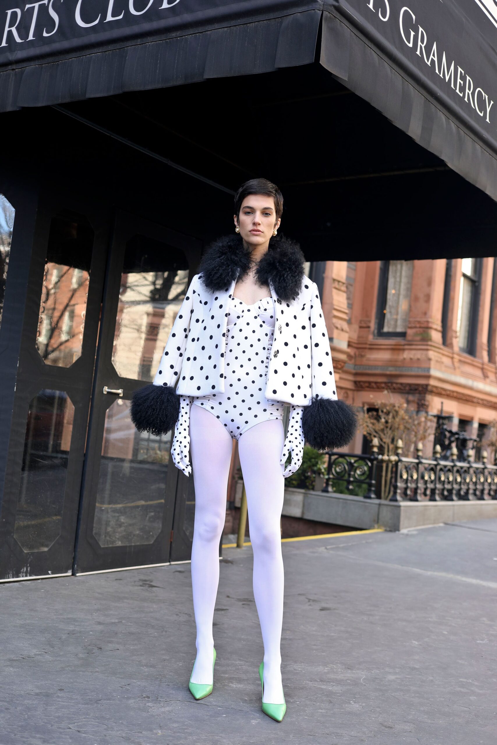 Saks Potts F/W 18 Look 7