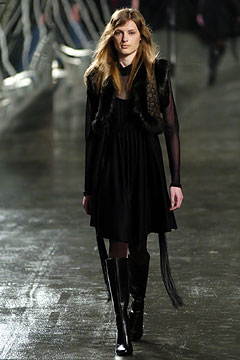 Sophia Kokosalaki F/W 04 Look 31