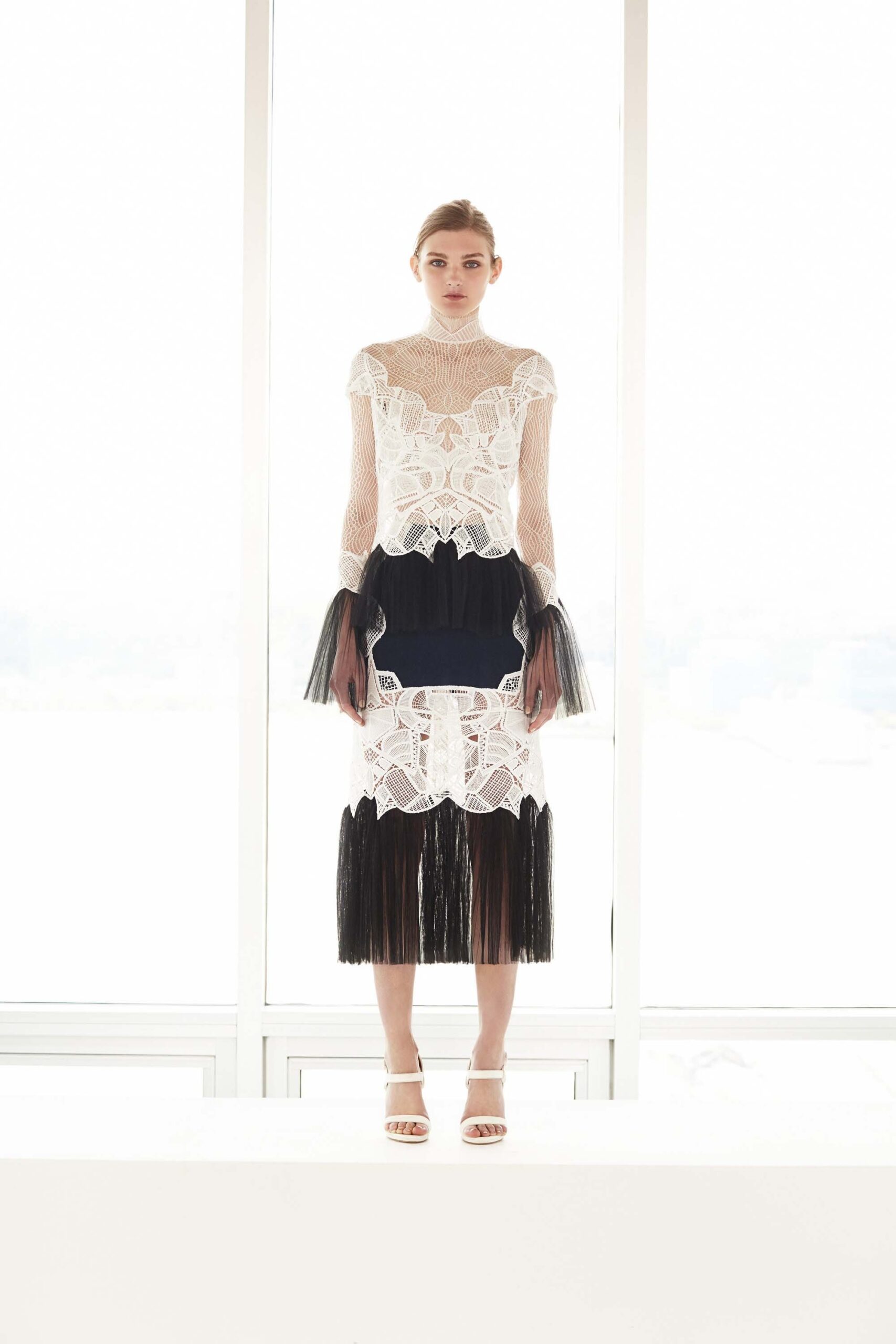 Simkhai Resort 17 Look 8