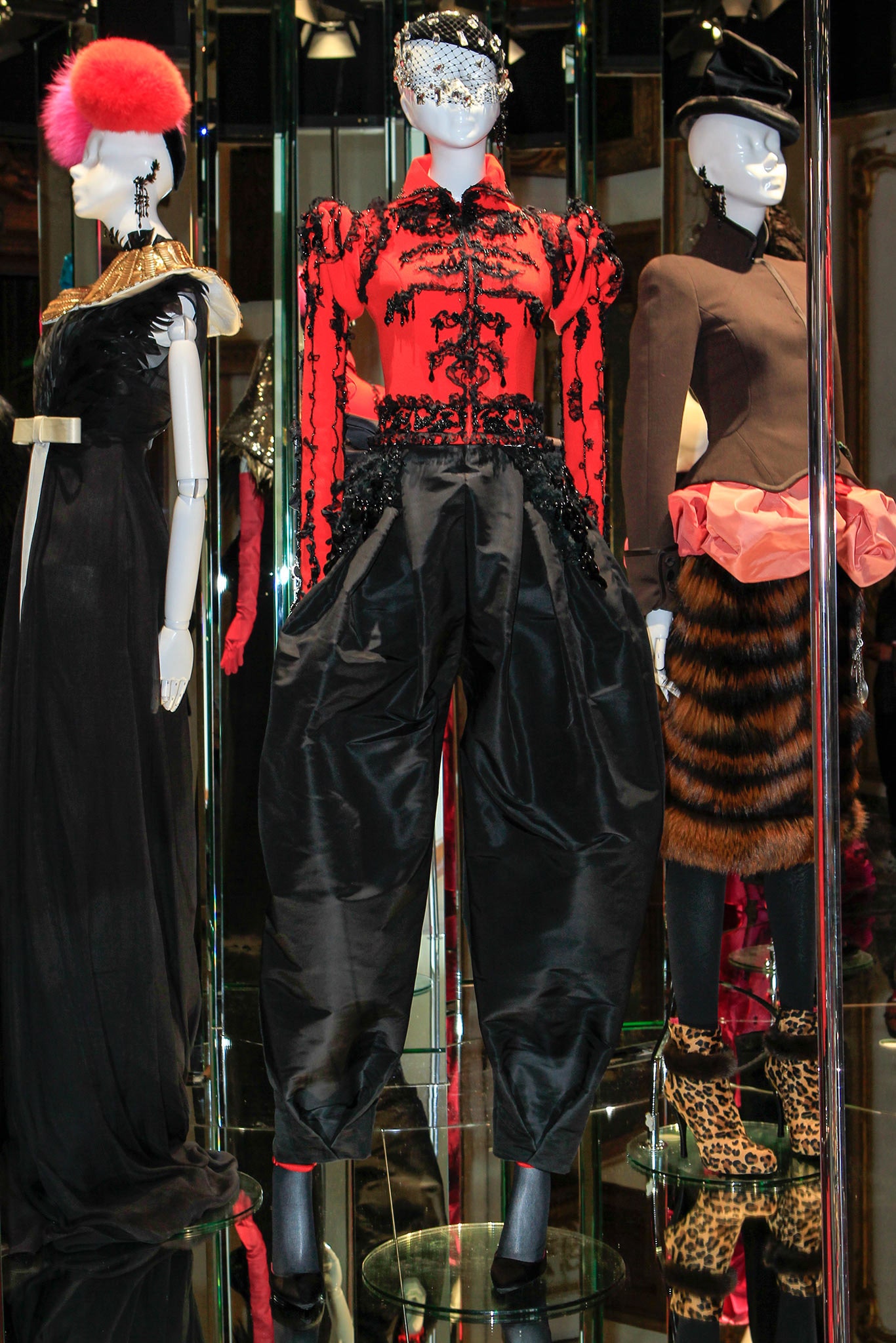 Schiaparelli F/W 13 Couture Look 2