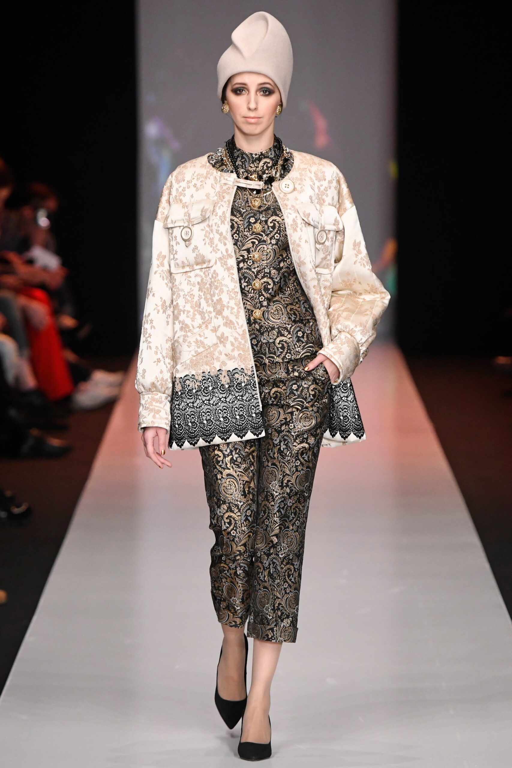 Slava Zaitsev Russia F/W 17 Look 45