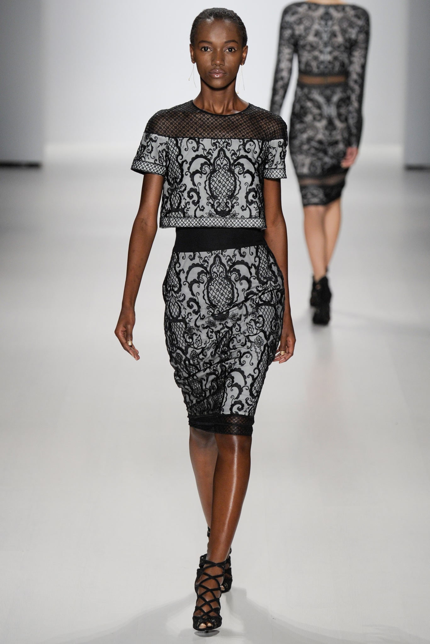Tadashi Shoji S/S 15 Look 21