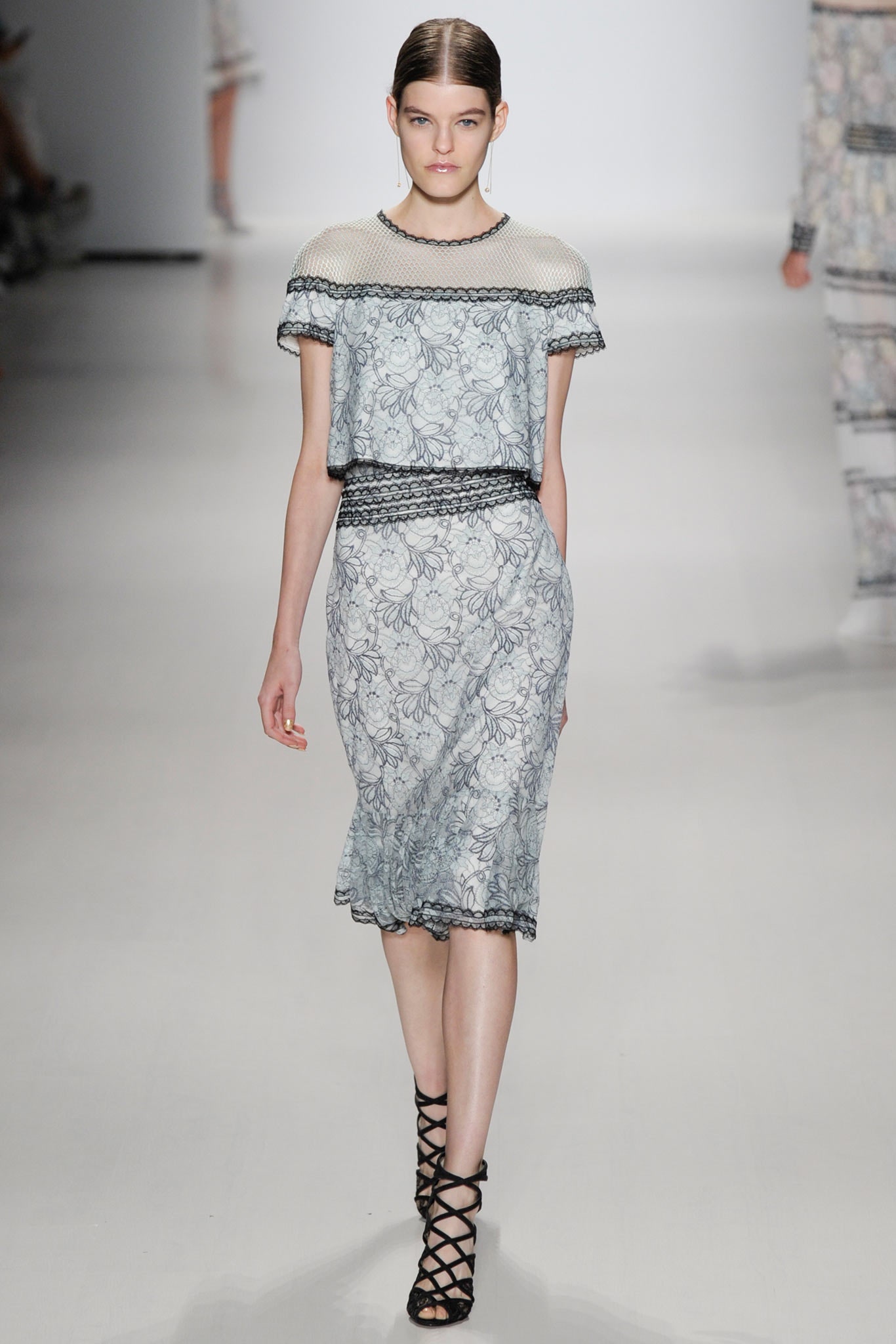 Tadashi Shoji S/S 15 Look 25