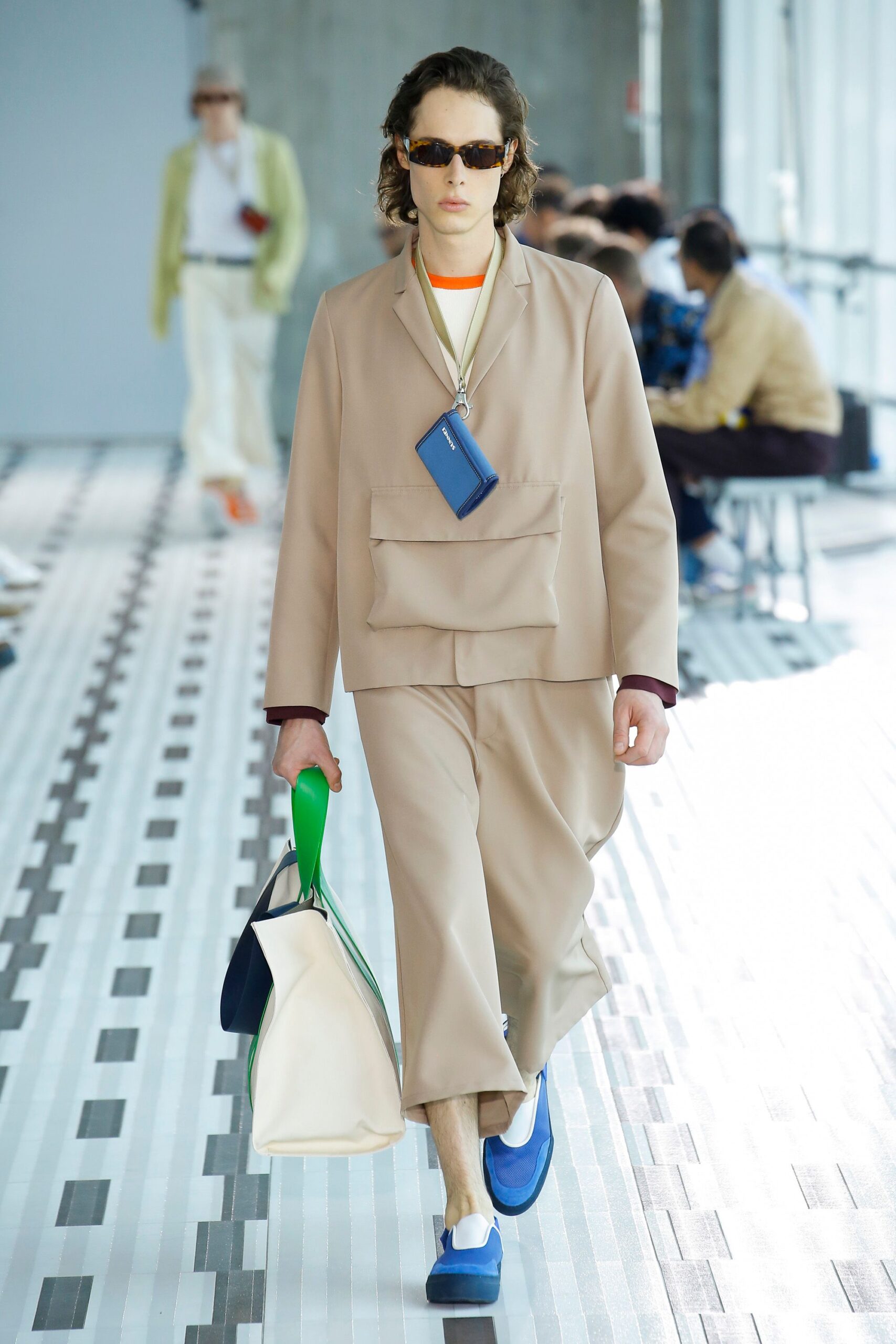 Sunnei S/S 19 Menswear Look 1