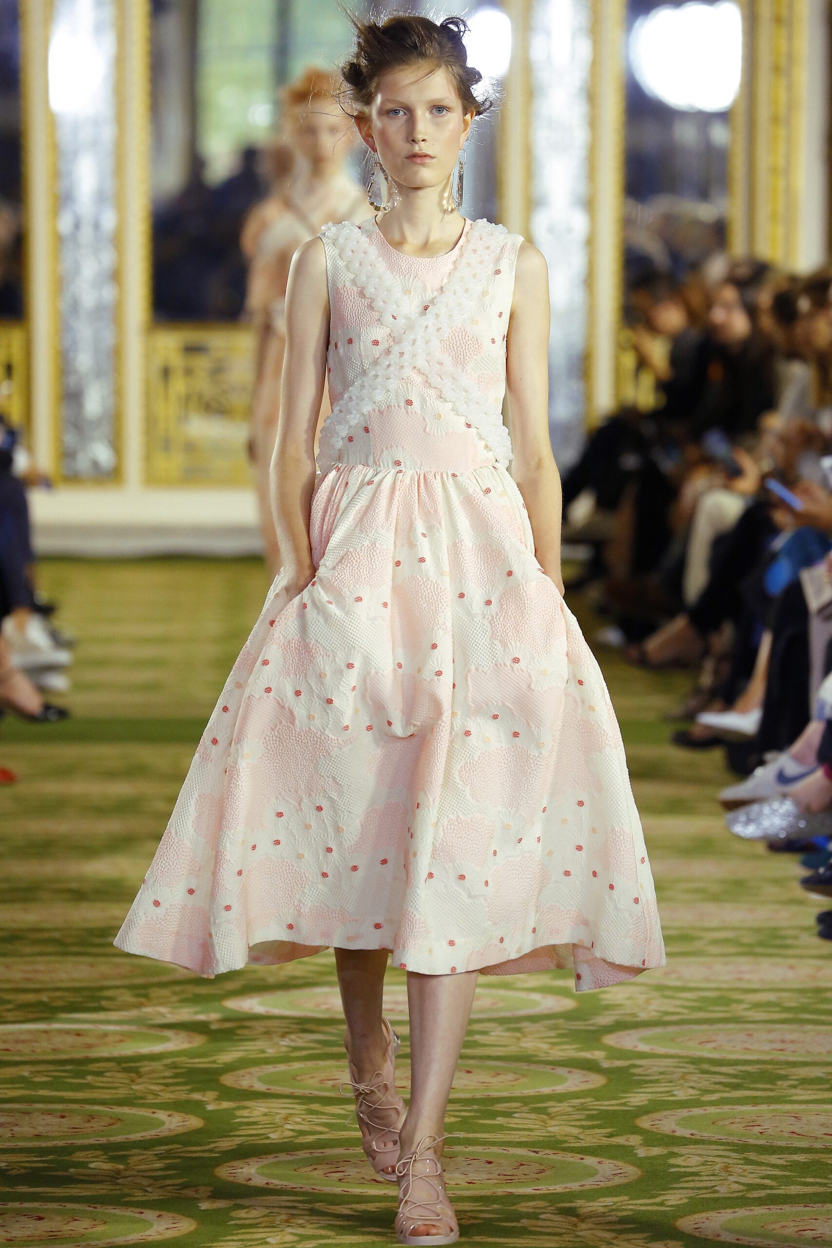 Simone Rocha S/S 16 Look 7