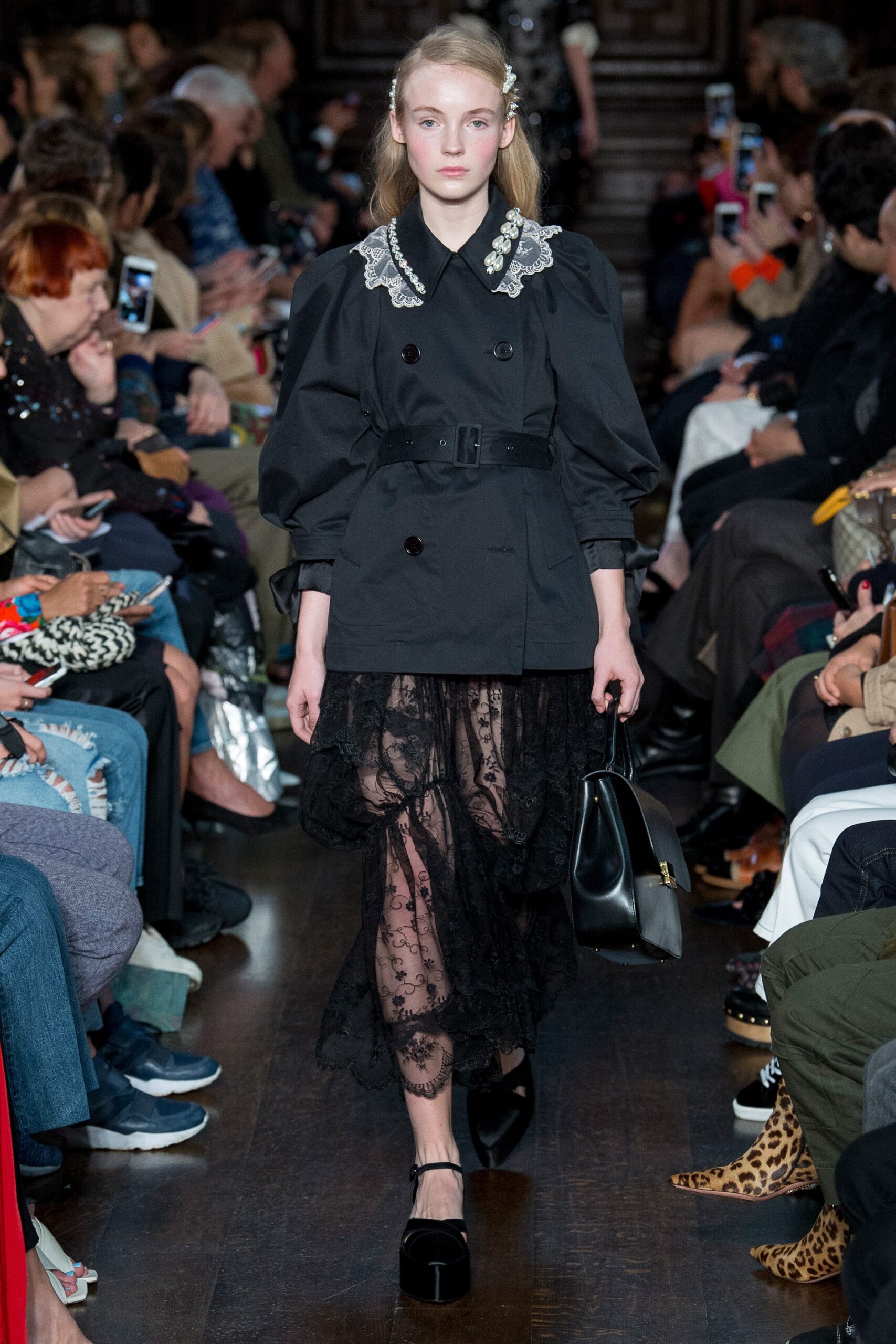 Simone Rocha S/S 18 Look 11