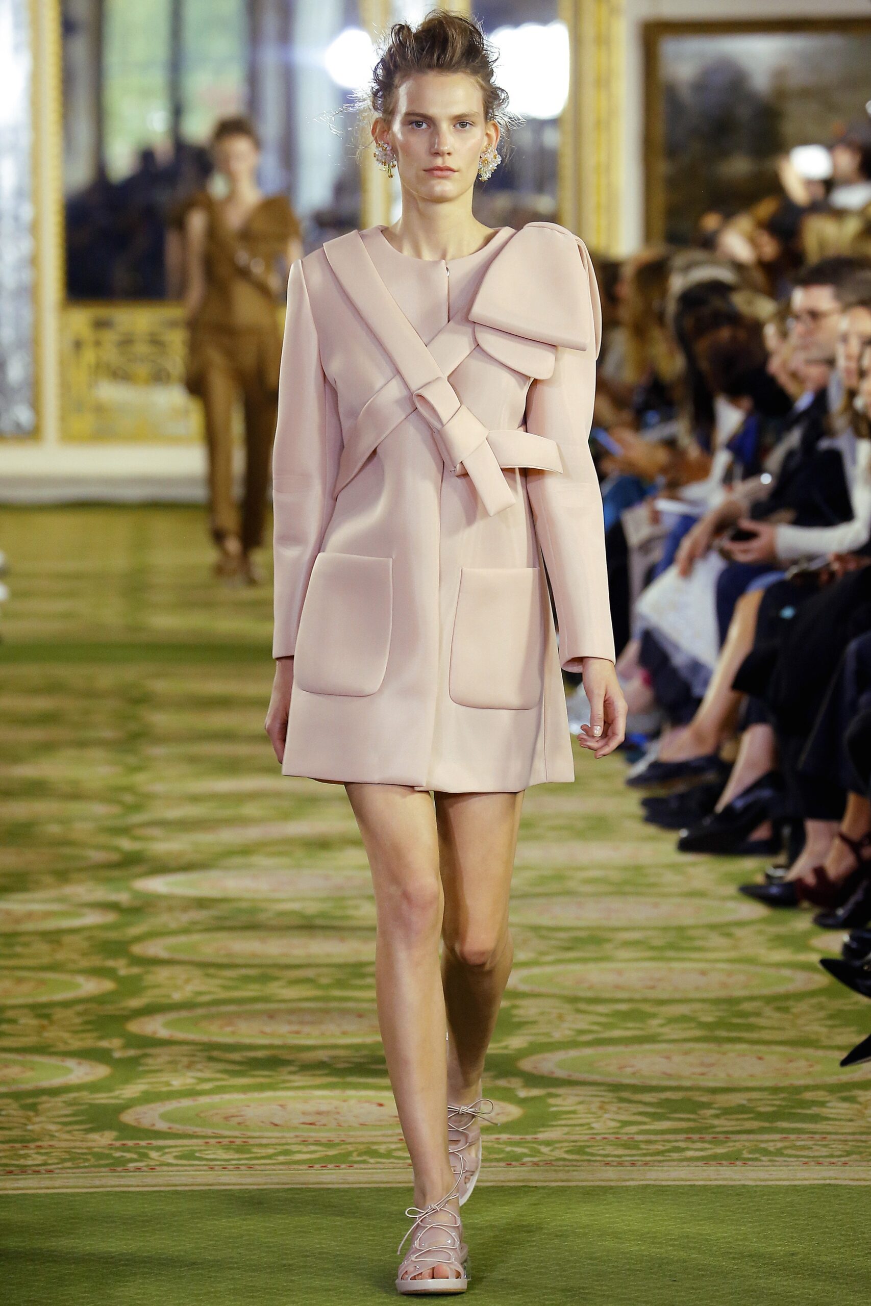 Simone Rocha S/S 16 Look 16