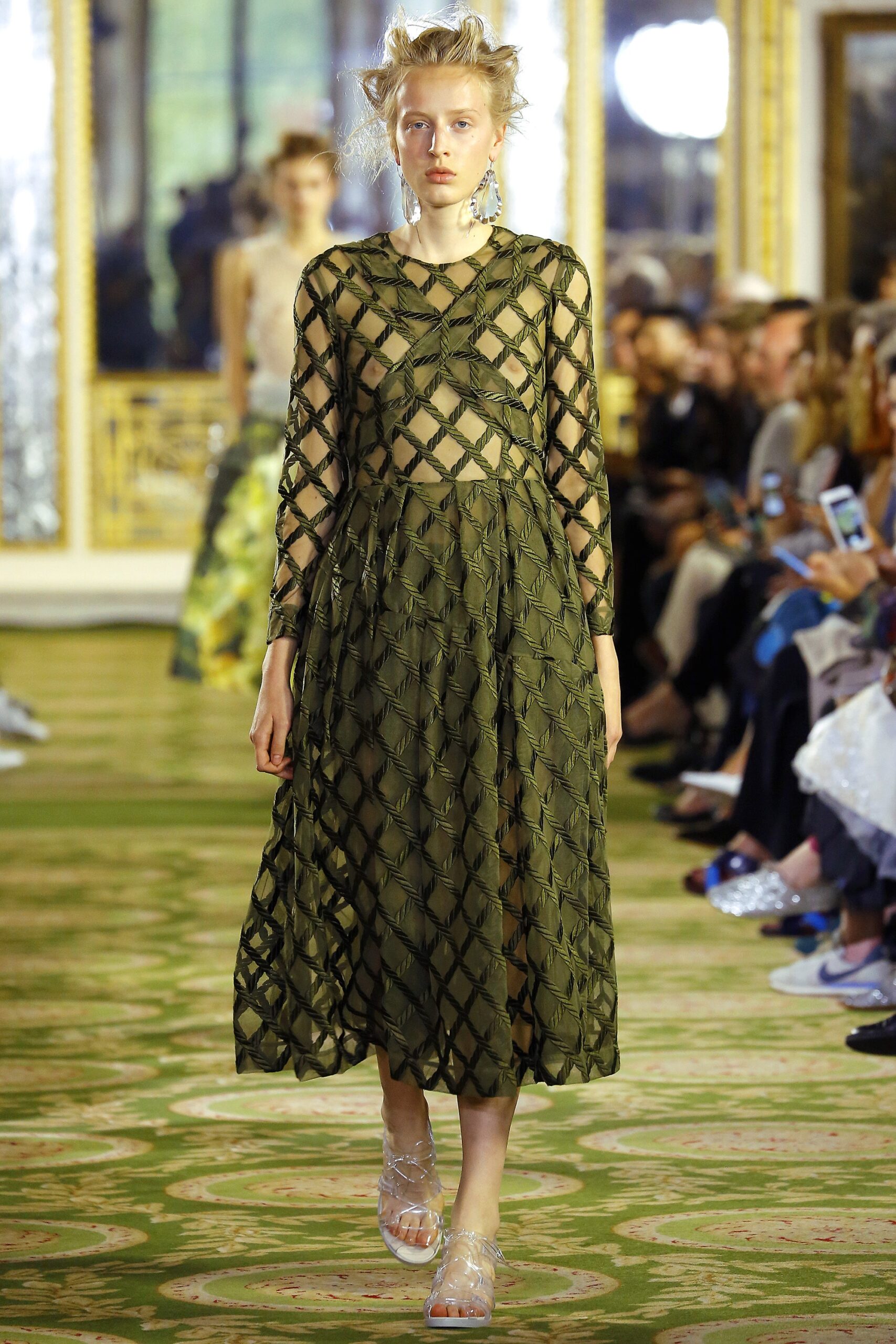 Simone Rocha S/S 16 Look 27