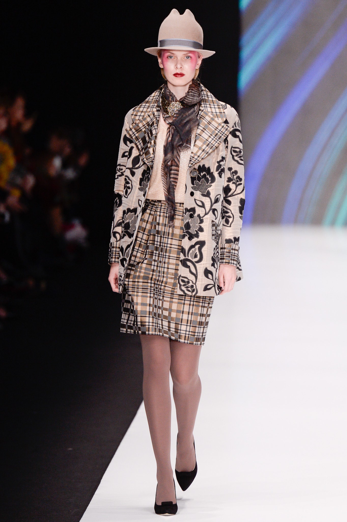 Slava Zaitsev Russia S/S 17 Look 33