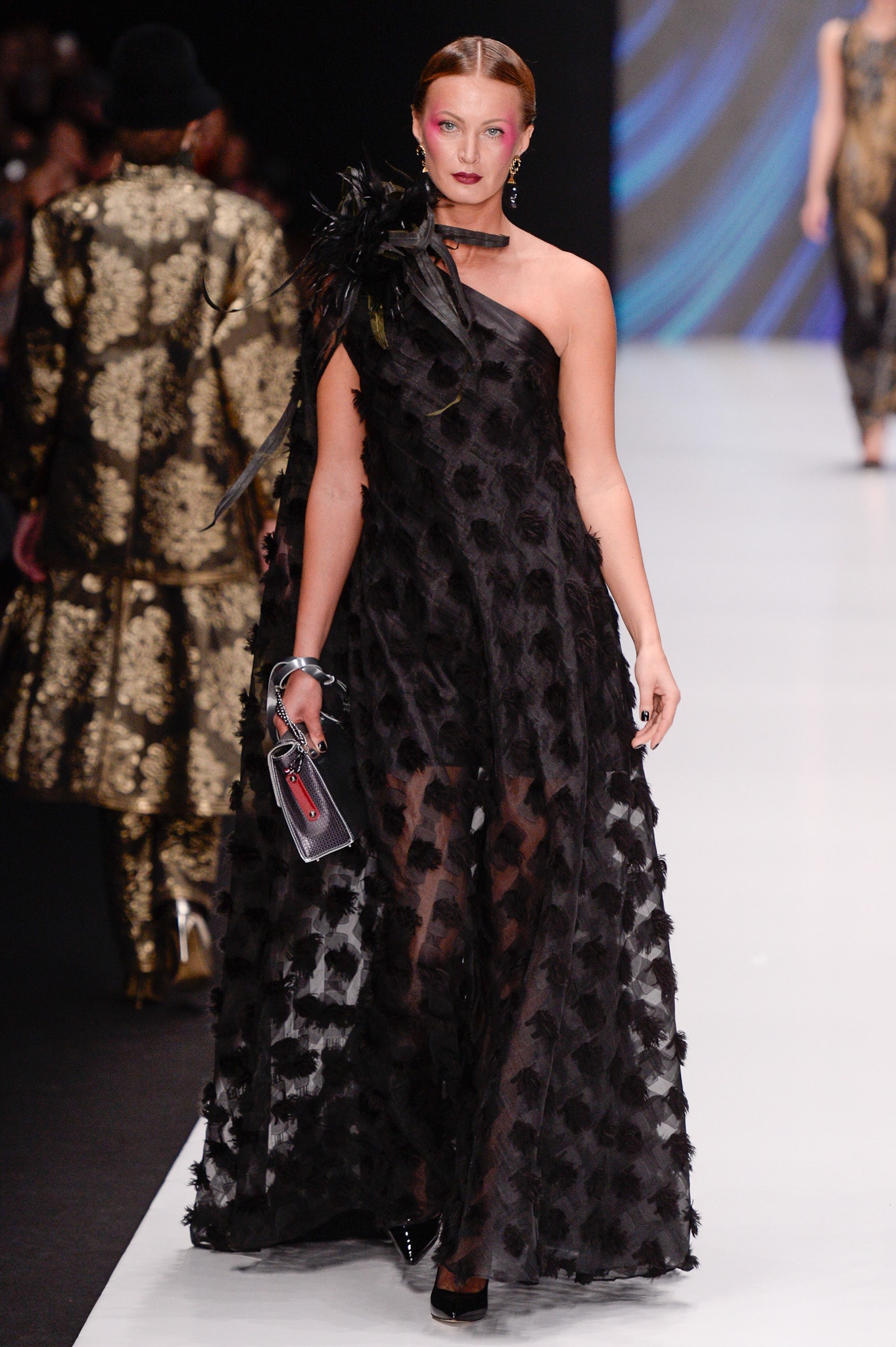 Slava Zaitsev Russia S/S 17 Look 39