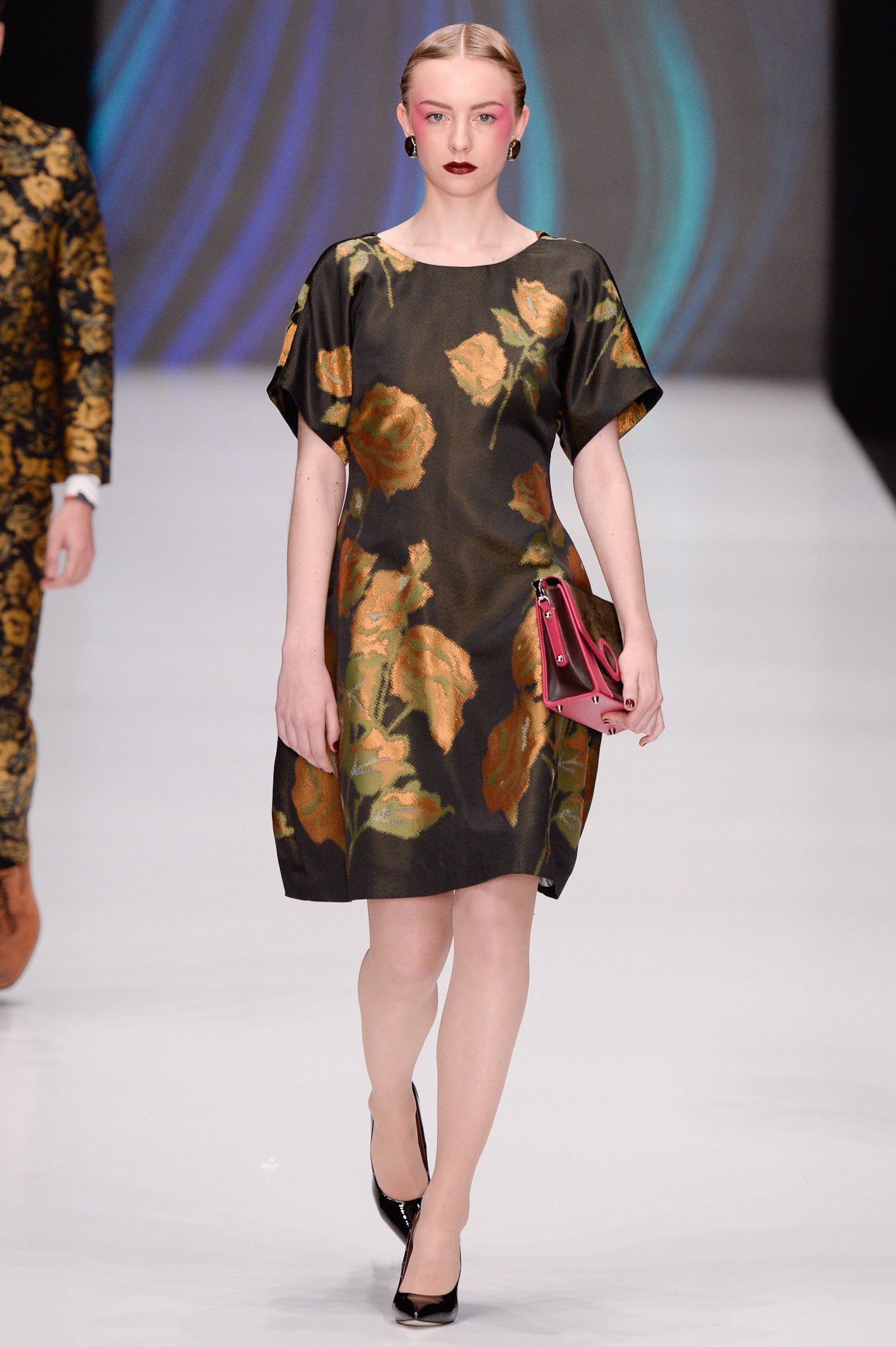 Slava Zaitsev Russia S/S 17 Look 44