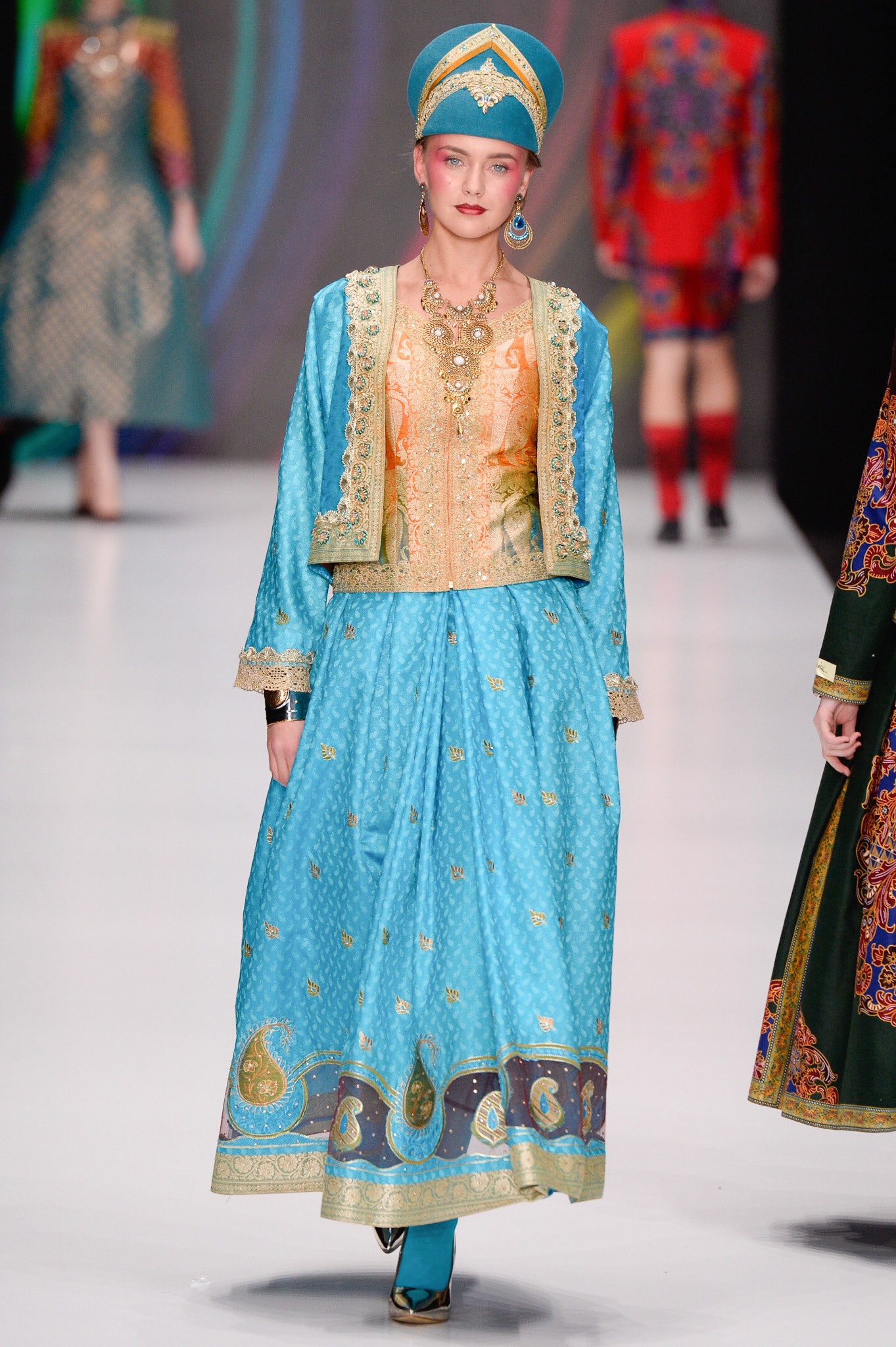 Slava Zaitsev Russia S/S 17 Look 70
