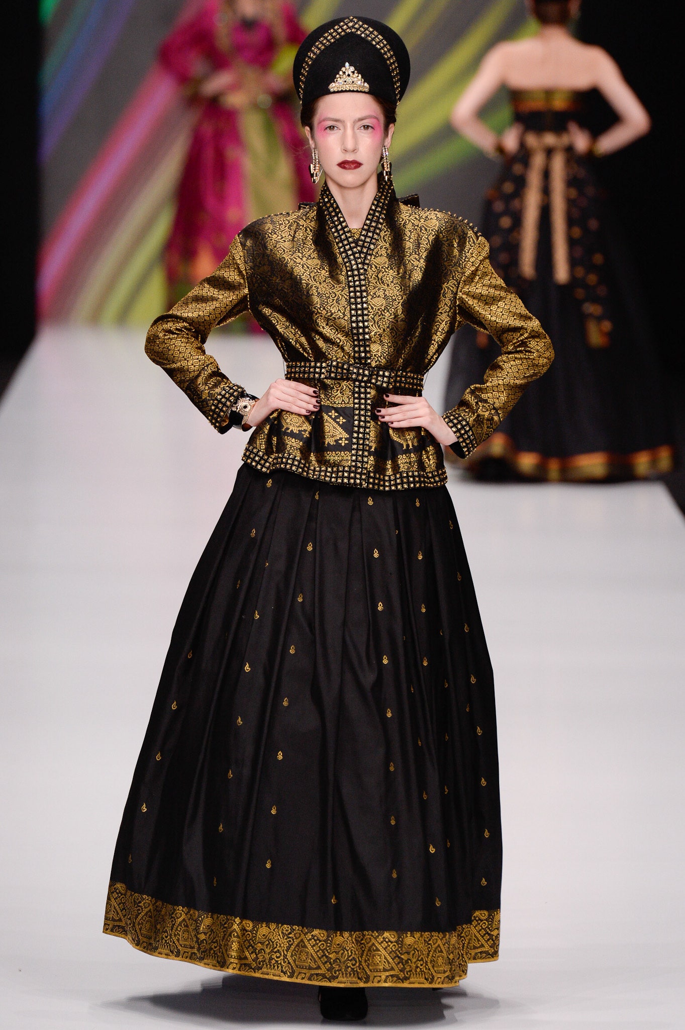 Slava Zaitsev Russia S/S 17 Look 80