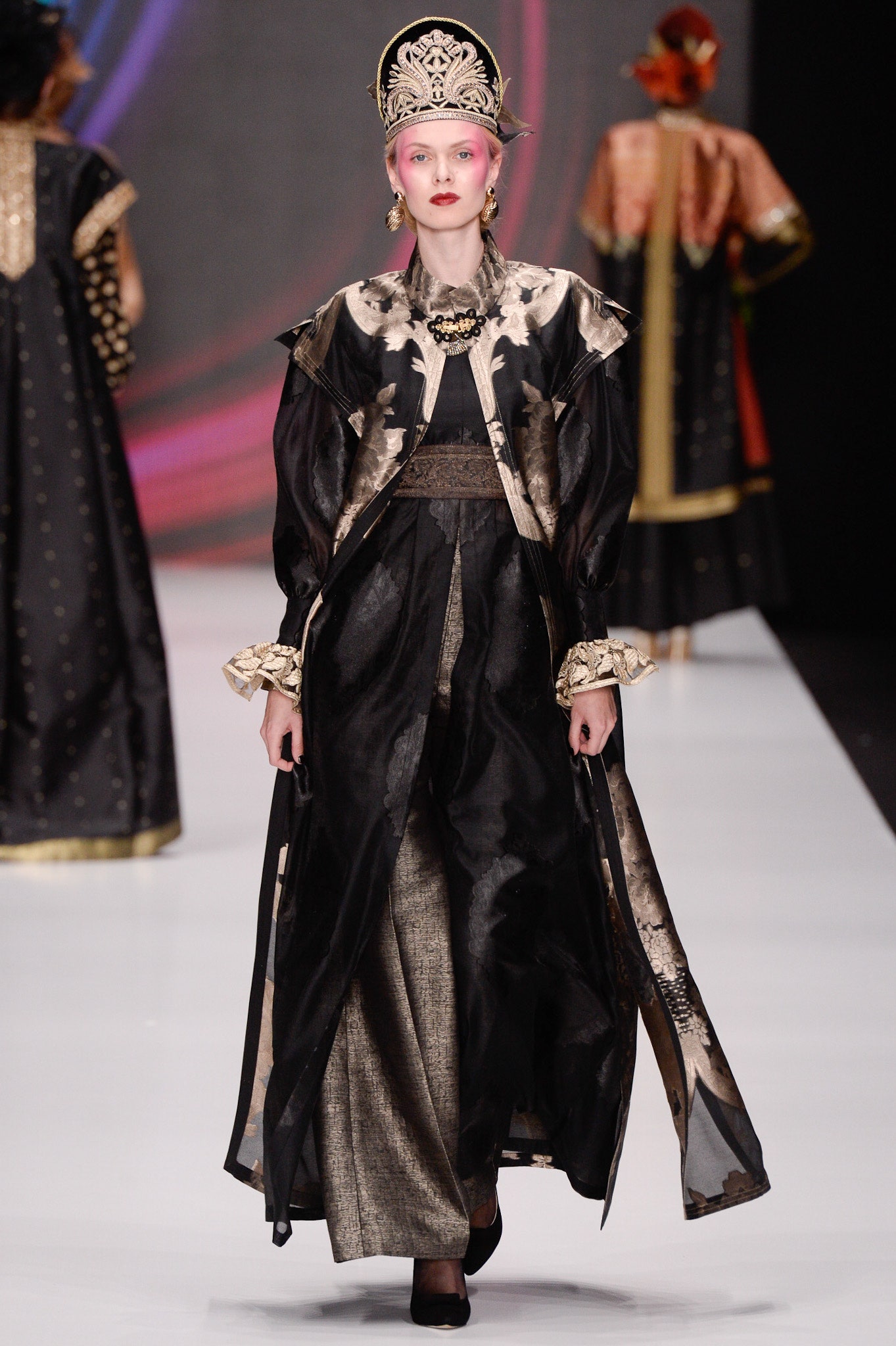 Slava Zaitsev Russia S/S 17 Look 93