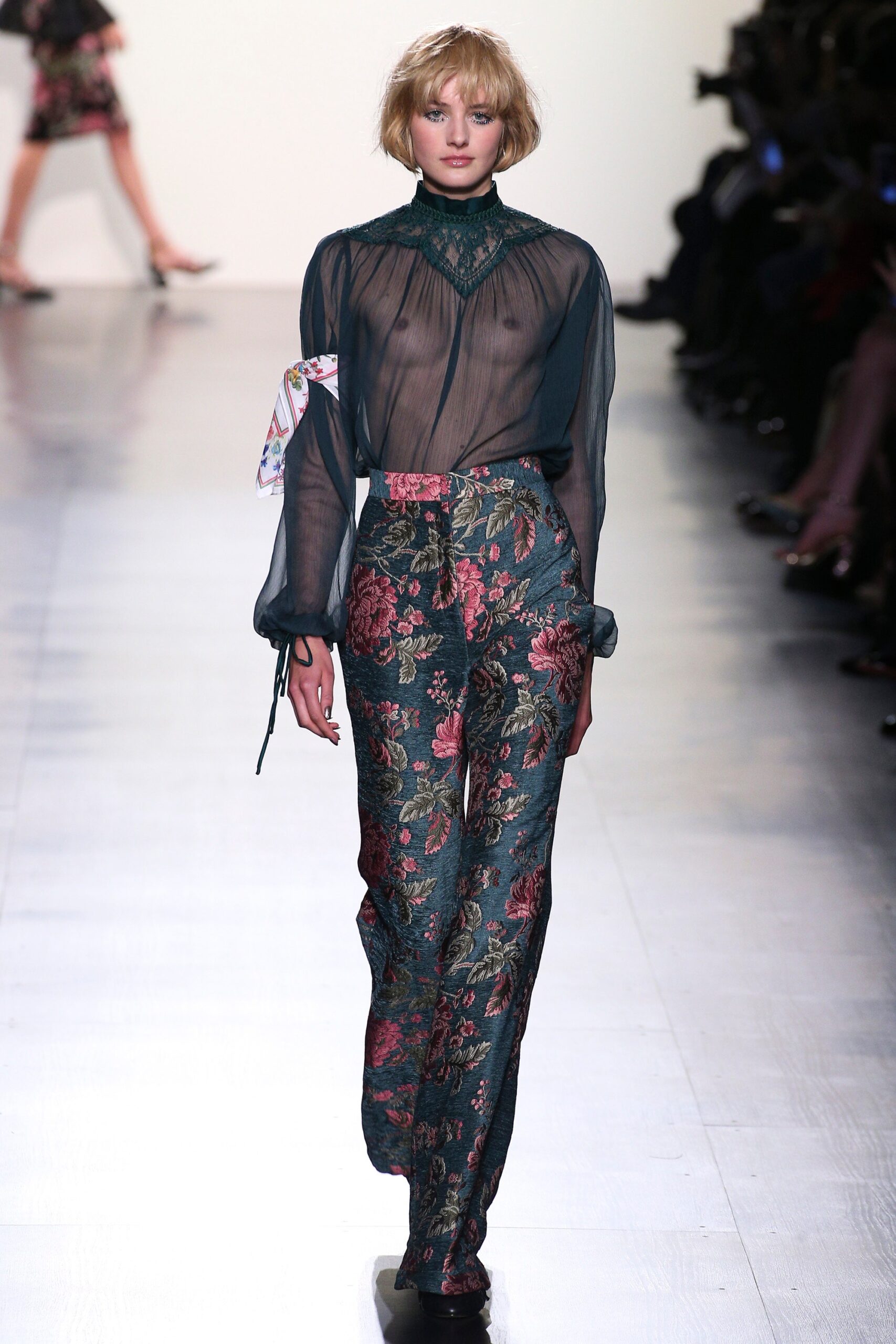 Tadashi Shoji Fall 2017 Ready-to-Wear