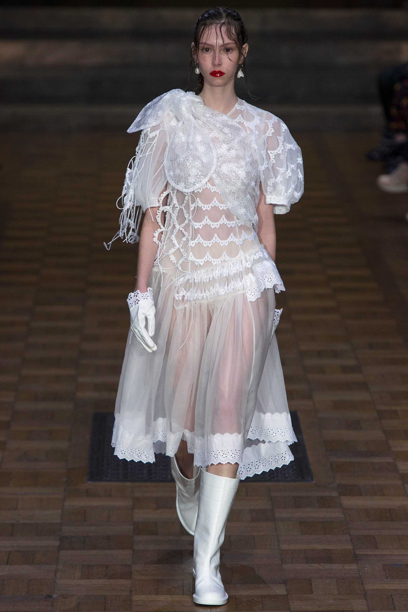 Simone Rocha S/S 17 Look 1