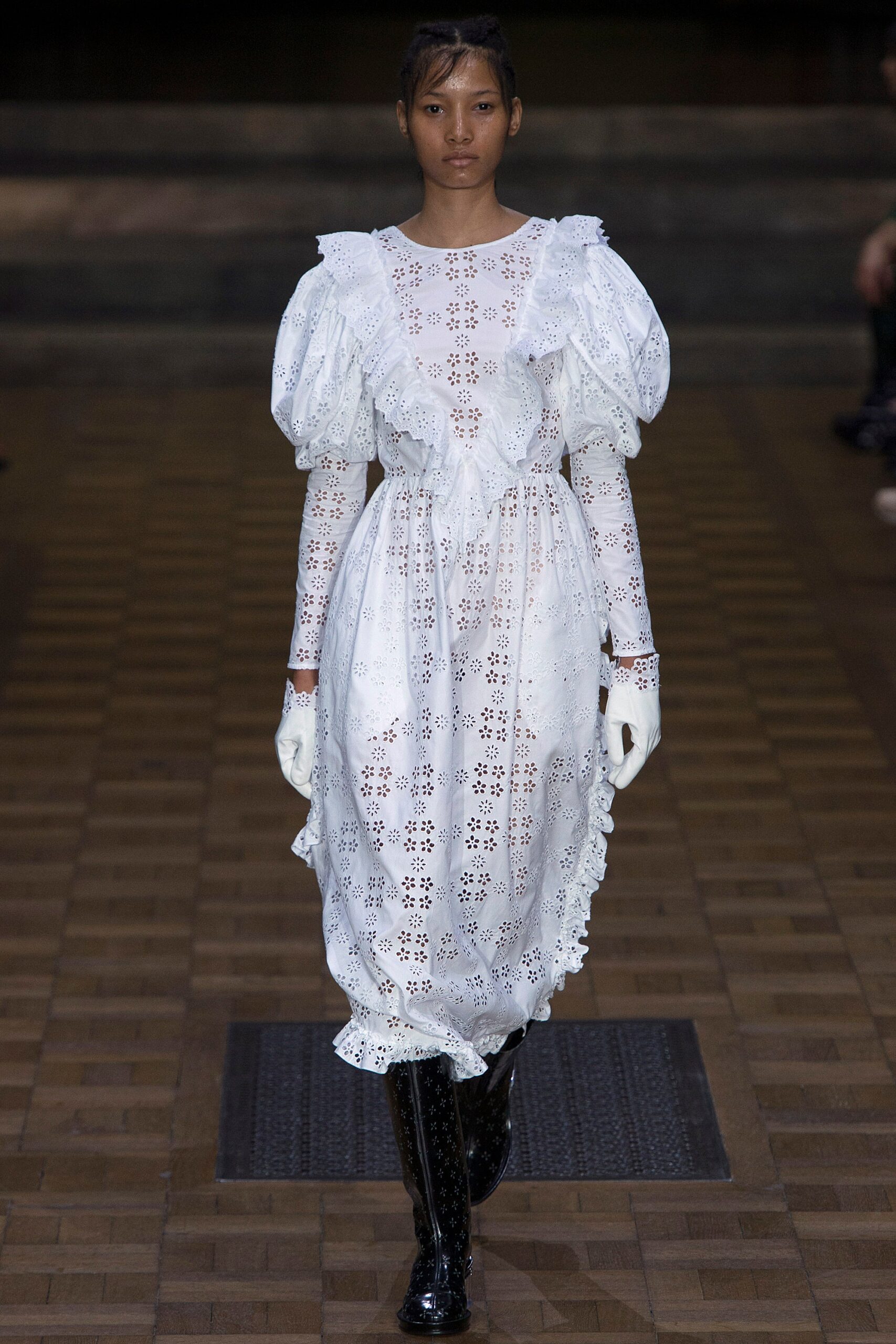 Simone Rocha S/S 17 Look 4