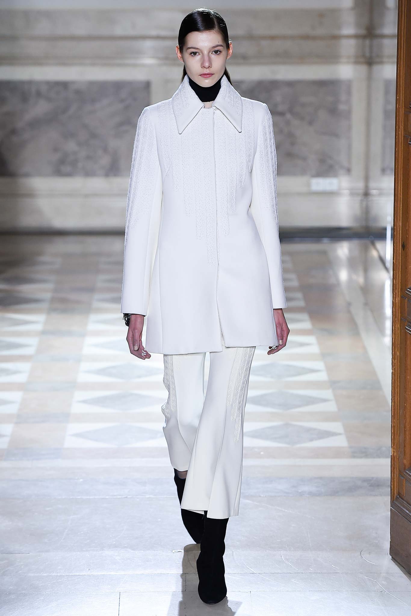 Sharon Wauchob F/W 15 Look 1