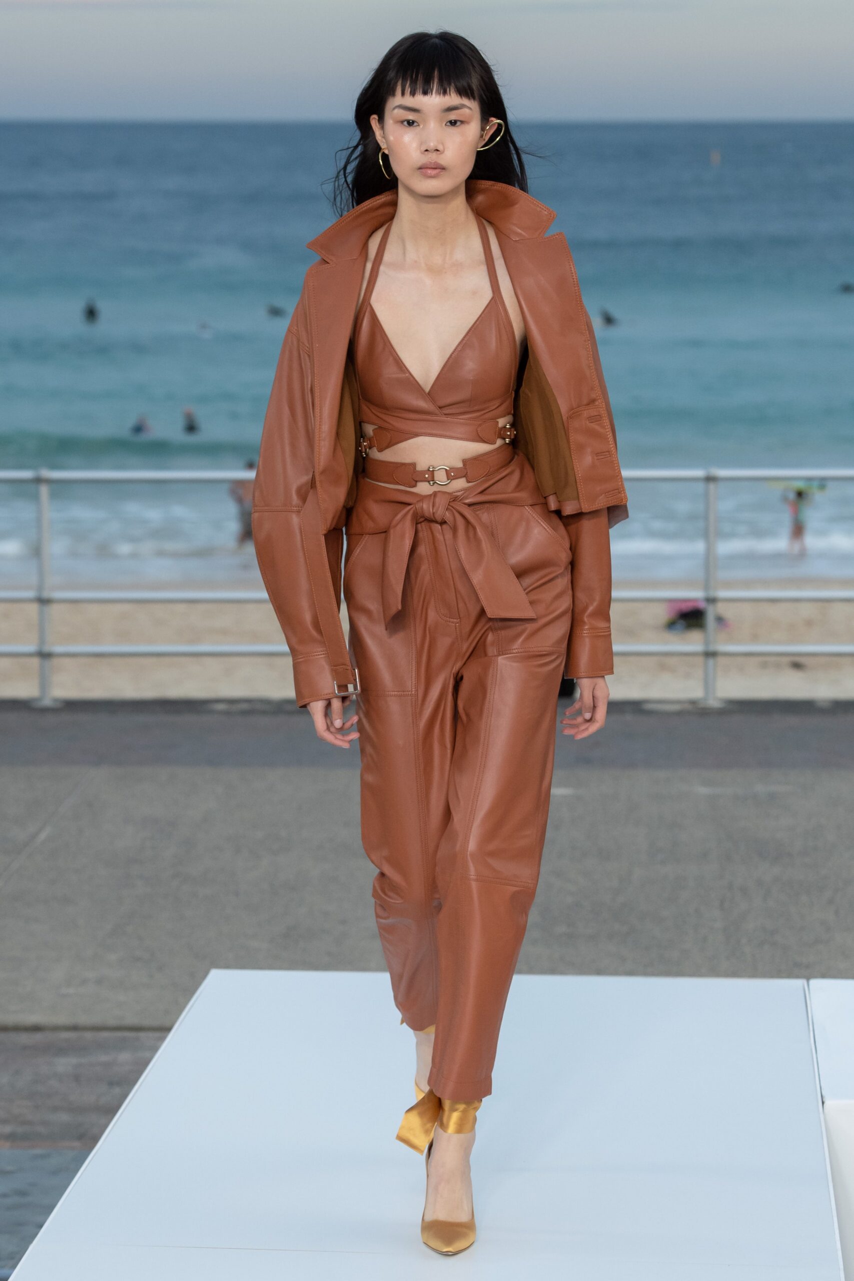 Simkhai Australia Resort 20 Look 3