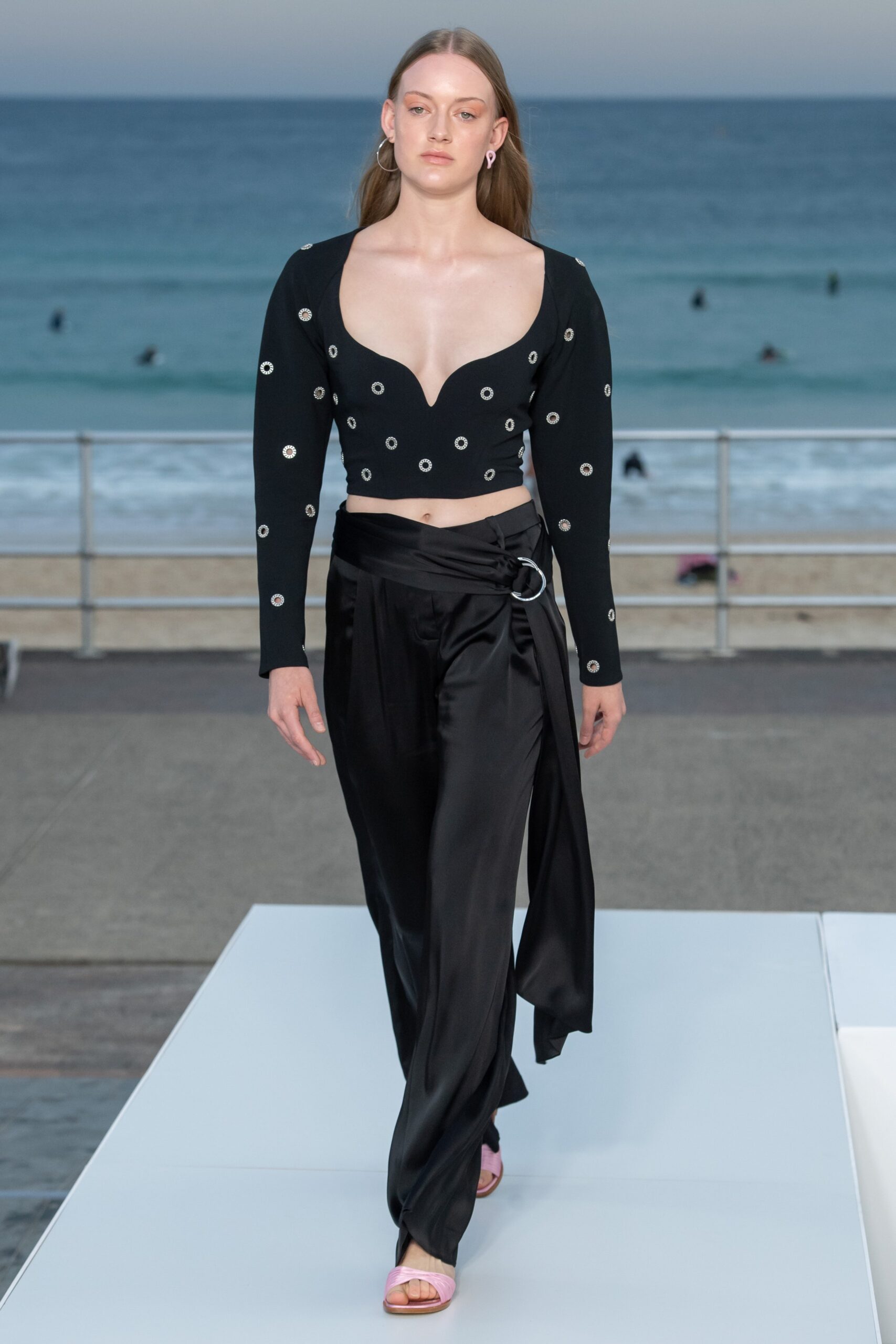Simkhai Australia Resort 20 Look 23