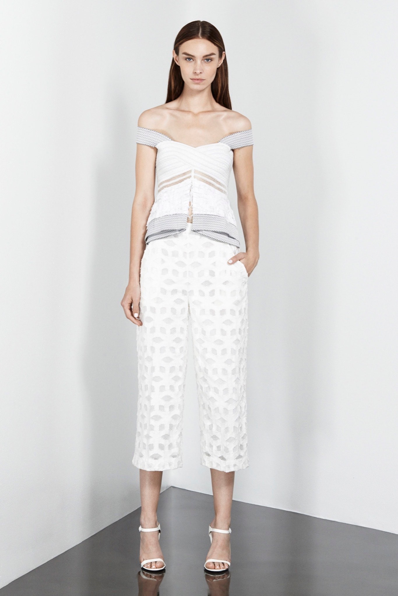 Simkhai Resort 16 Look 12