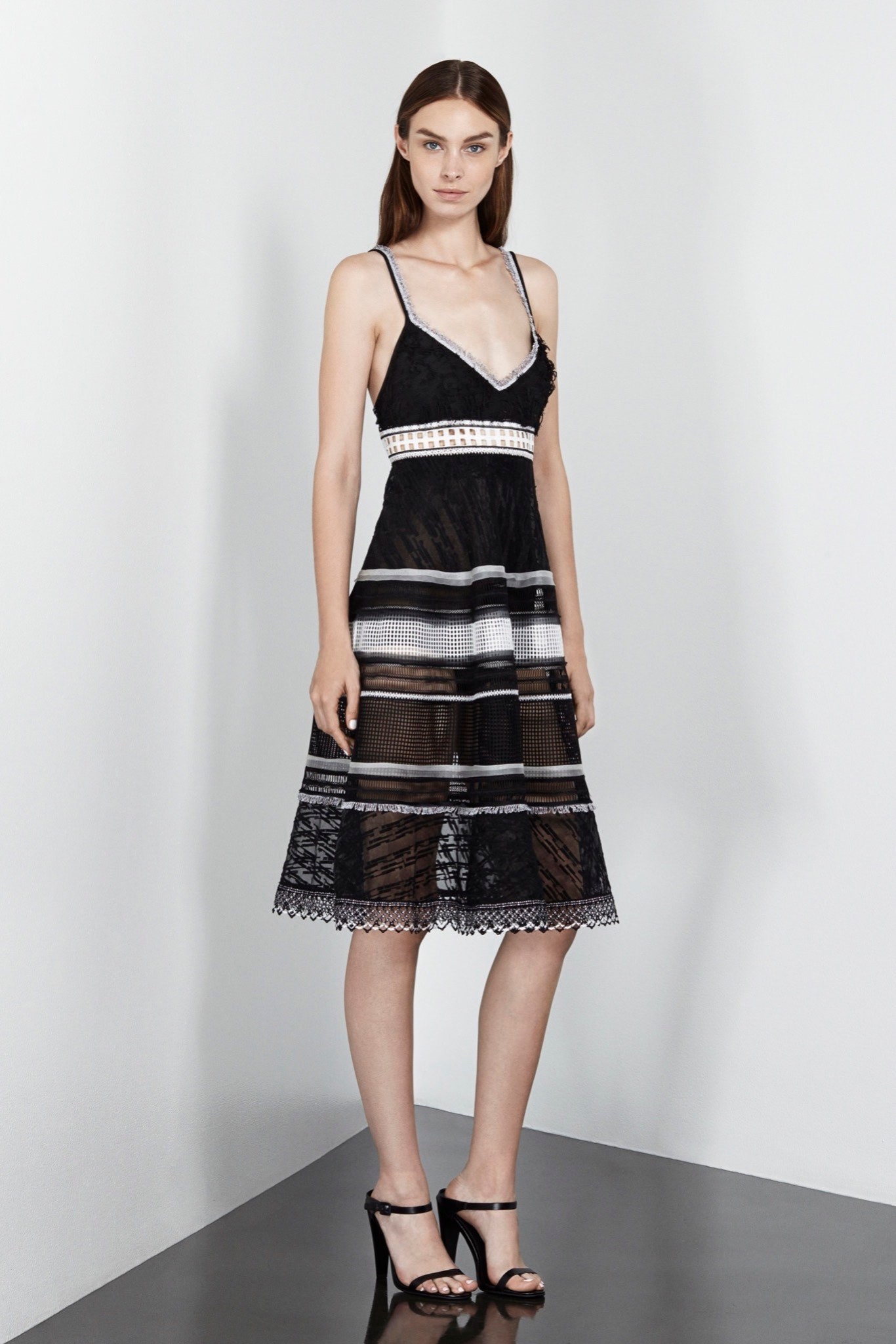 Simkhai Resort 16 Look 20