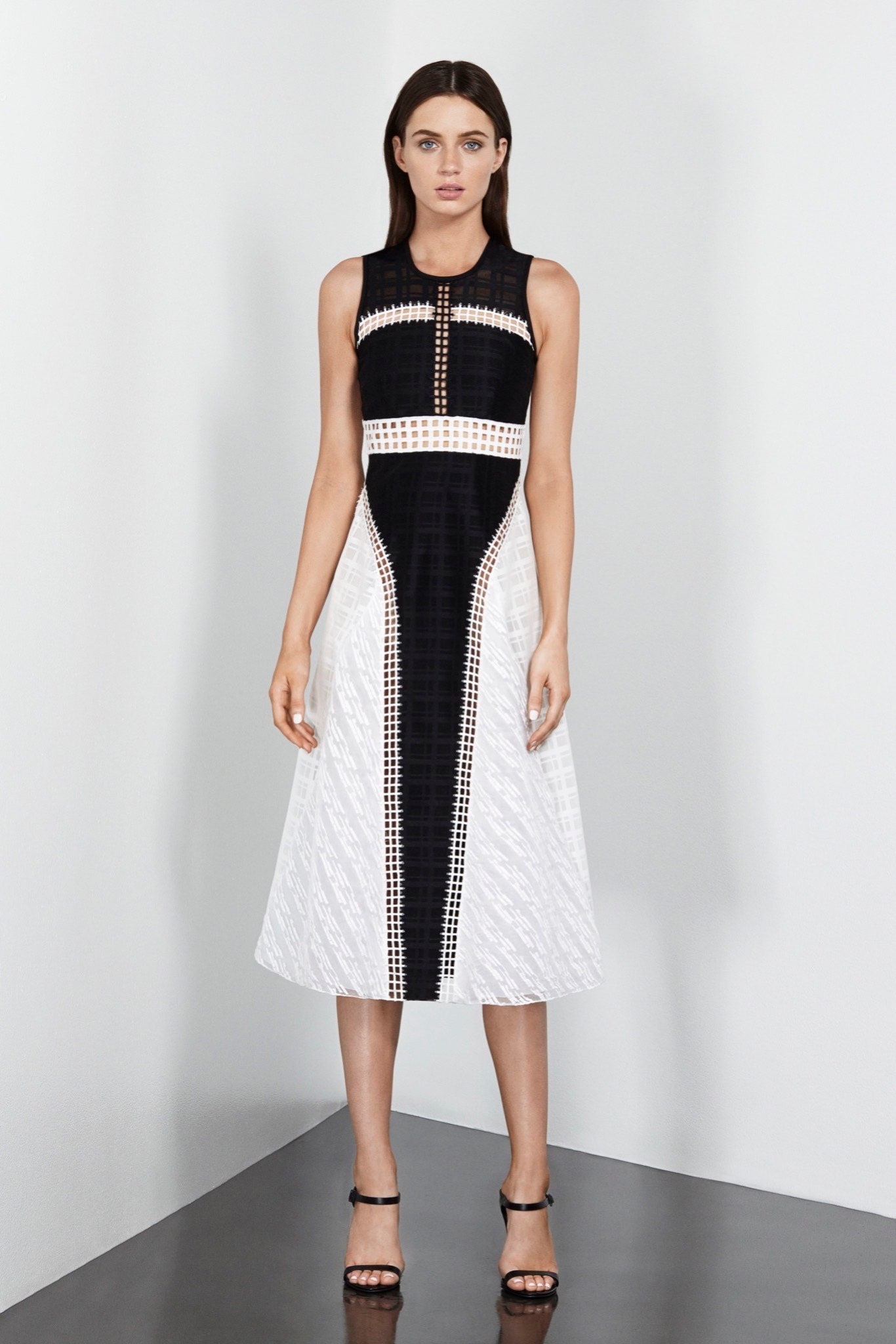 Simkhai Resort 16 Look 22