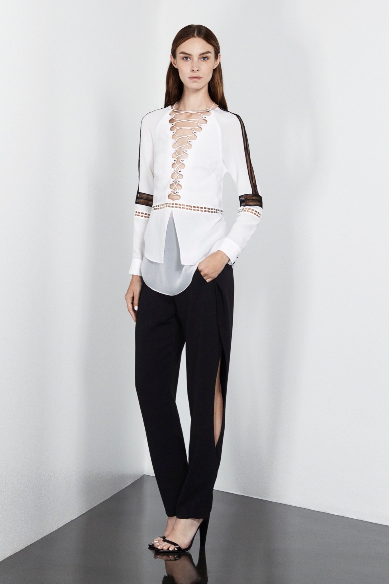 Simkhai Resort 16 Look 23