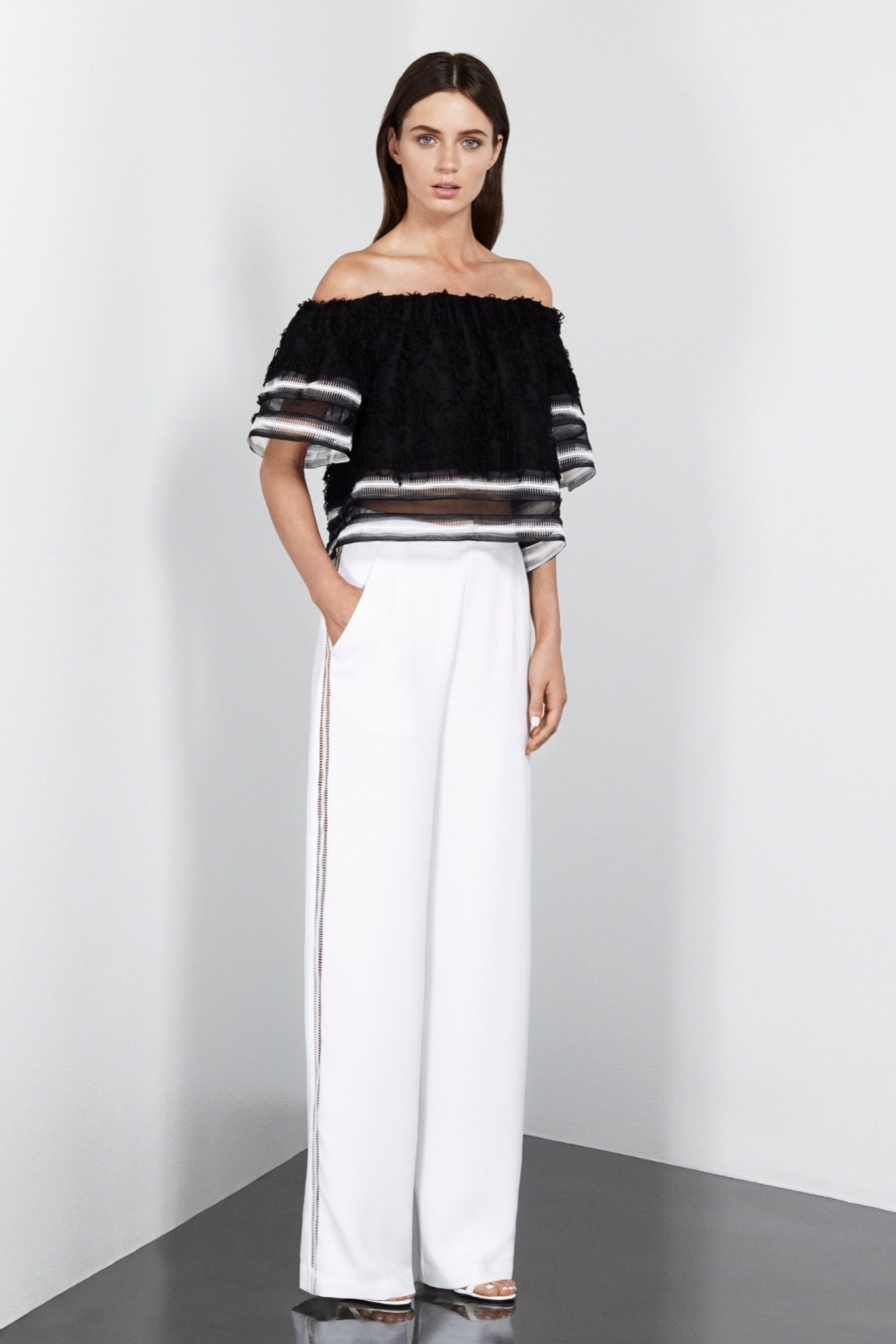Simkhai Resort 16 Look 25