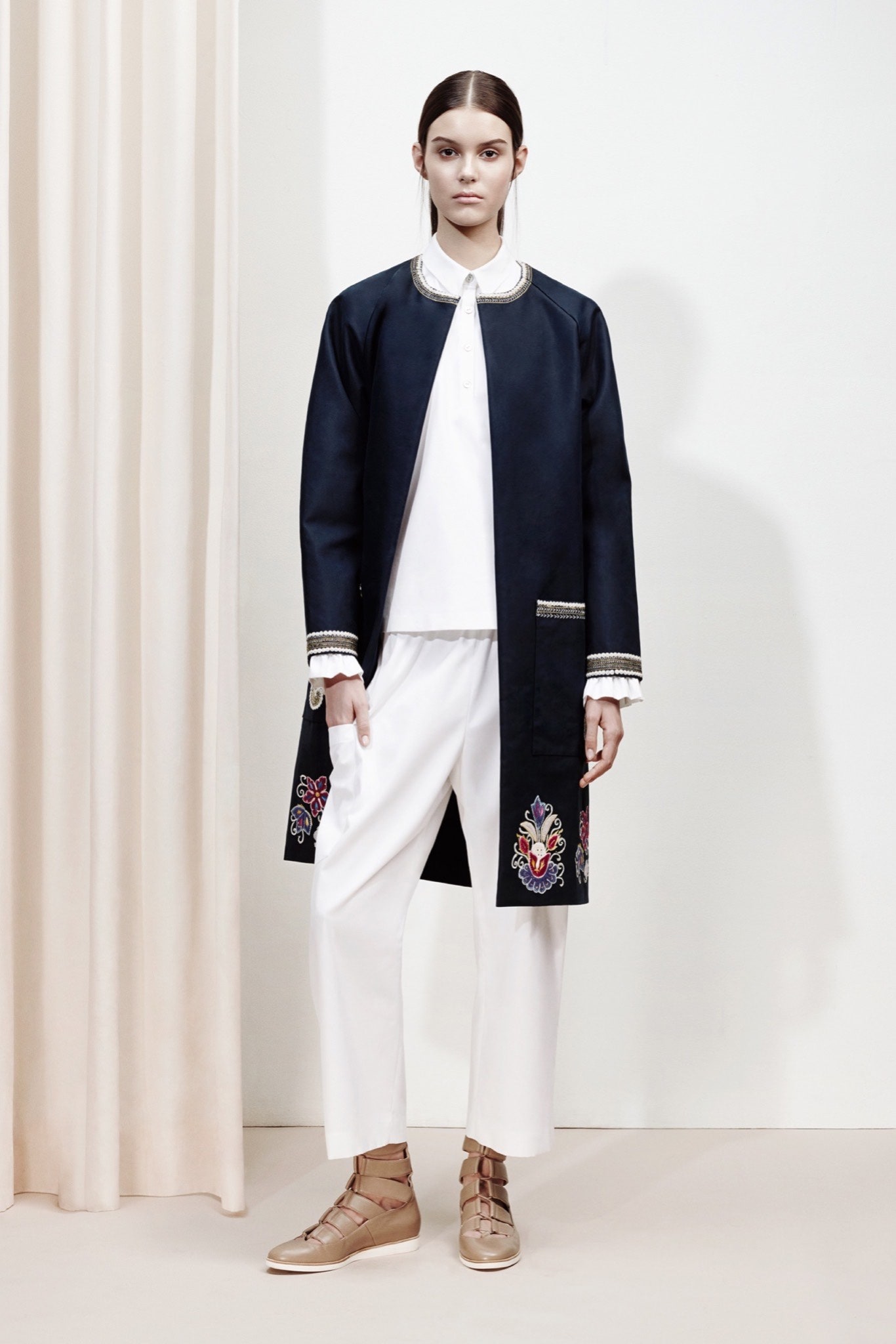 Suno Resort 16 Look 17