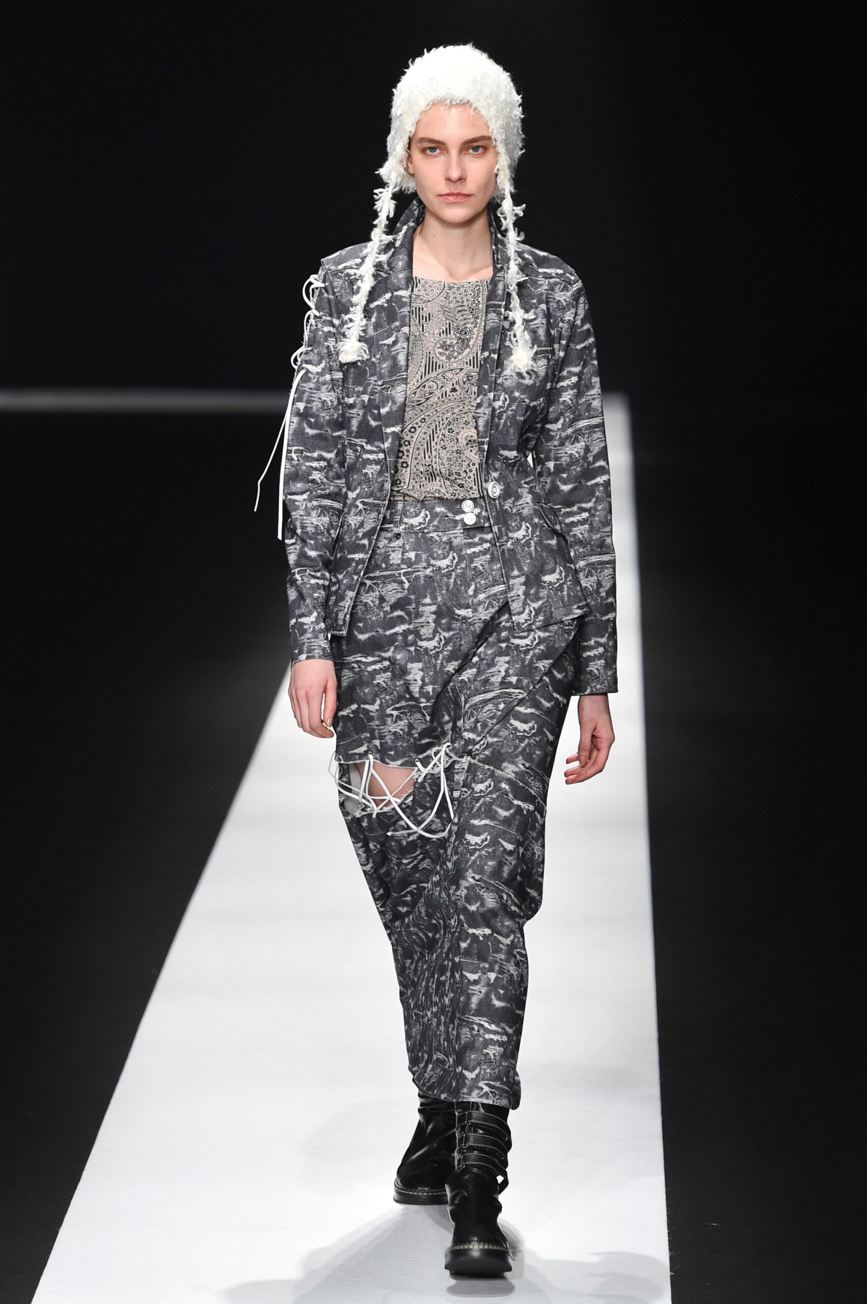 Tae Ashida Tokyo F/W 18 Look 9
