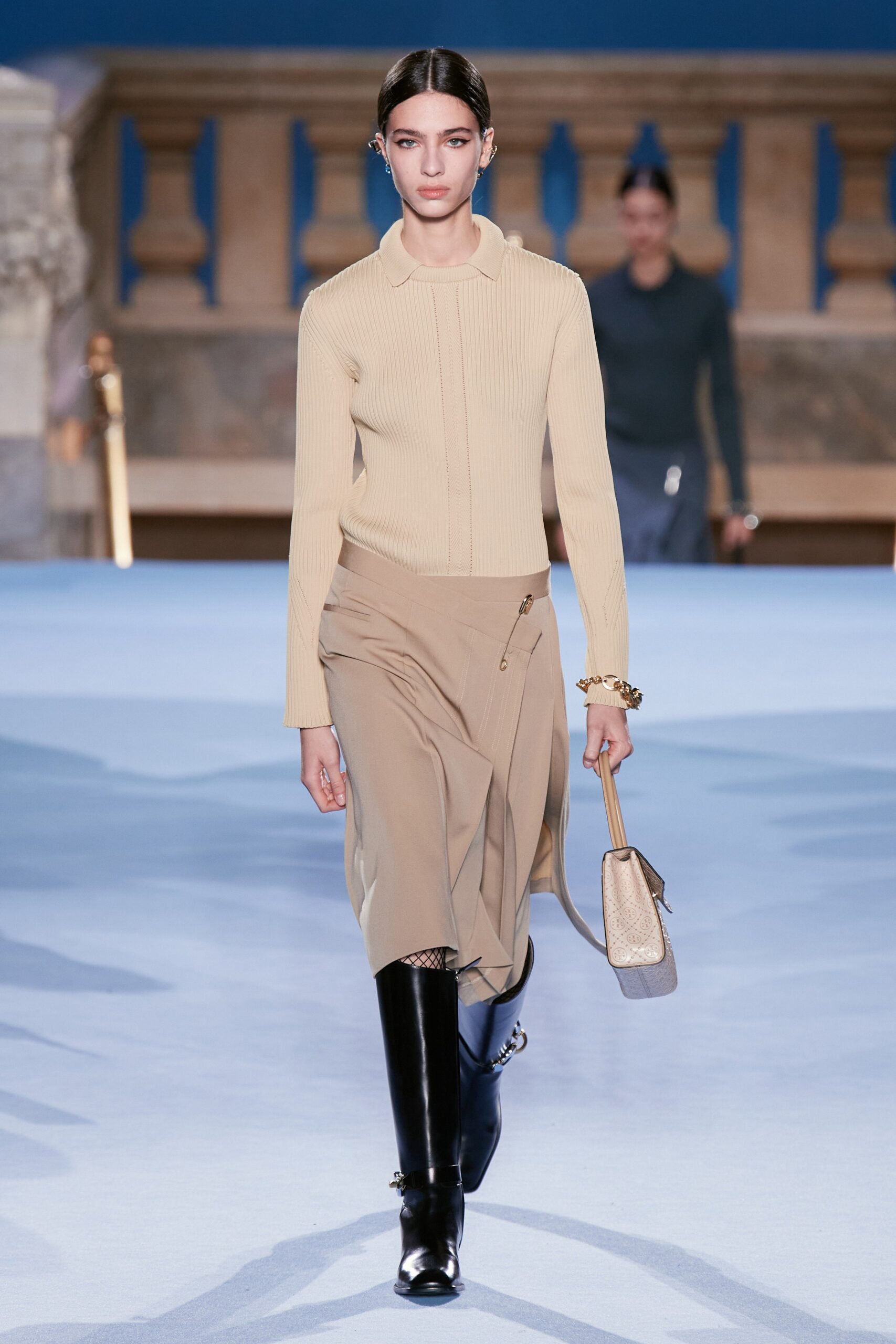 Tory Burch F/W 23 Look 1