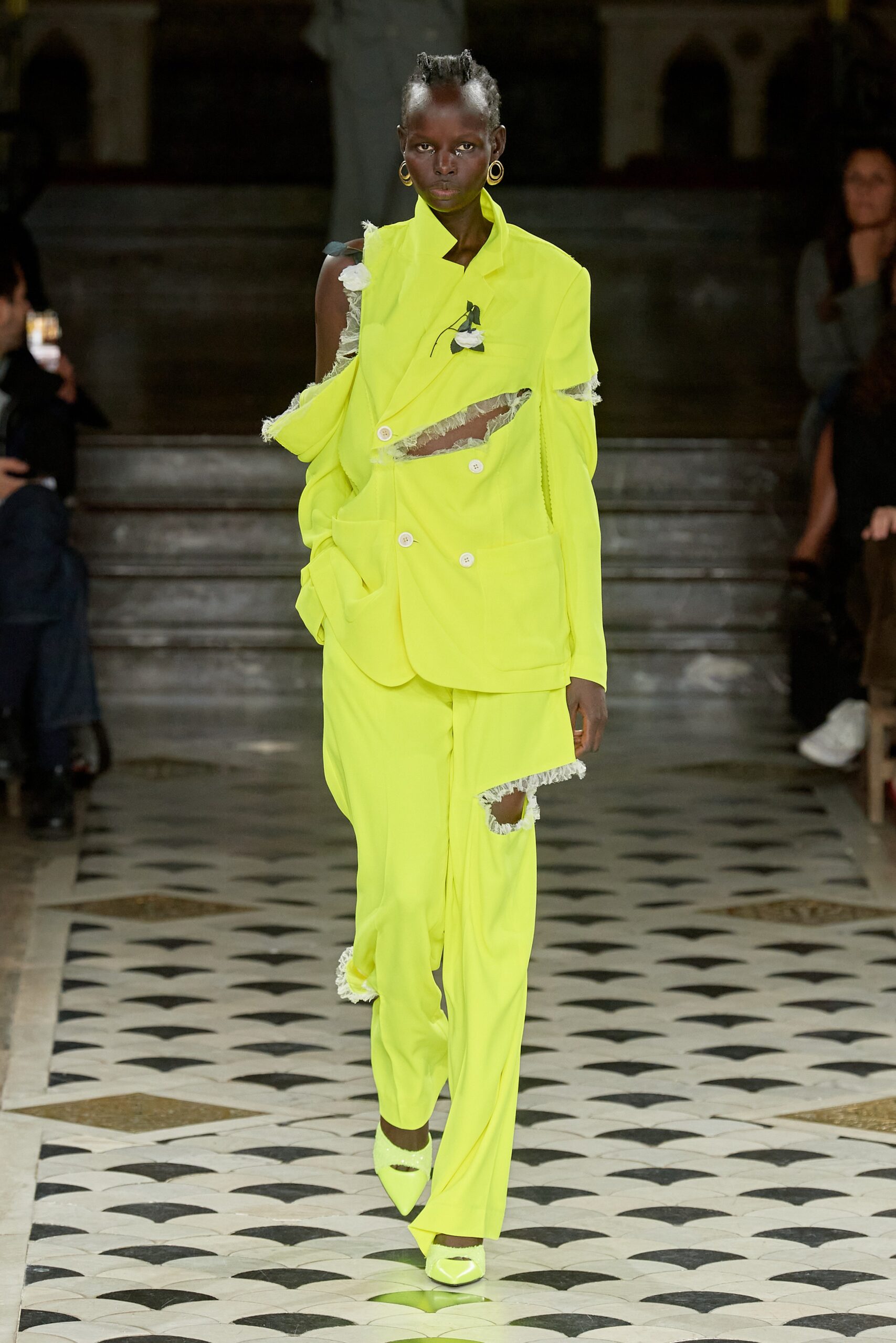Undercover Spring 2023 Ready-to-Wear