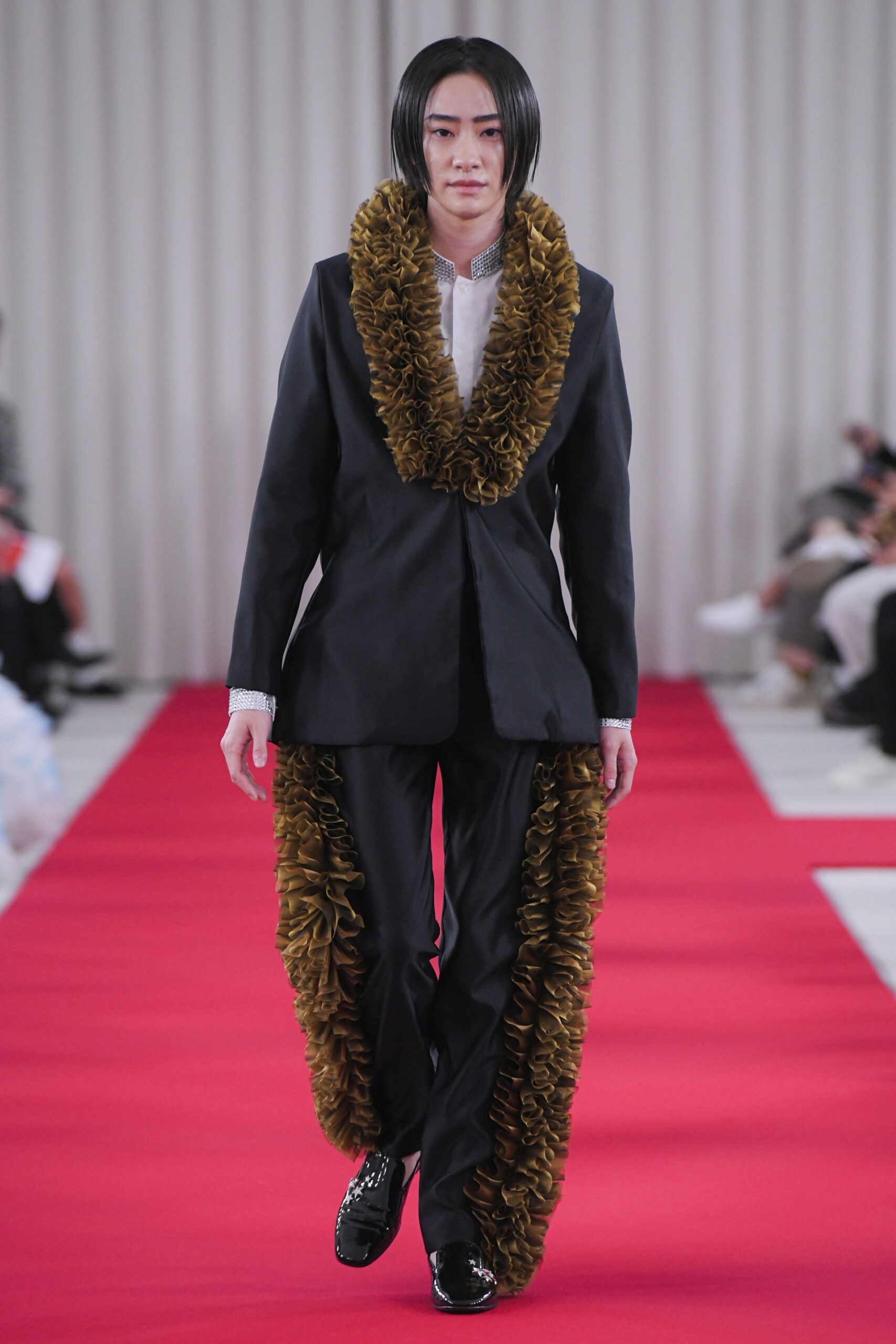 Tomo Koizumi Tokyo F/W 22 Look 3