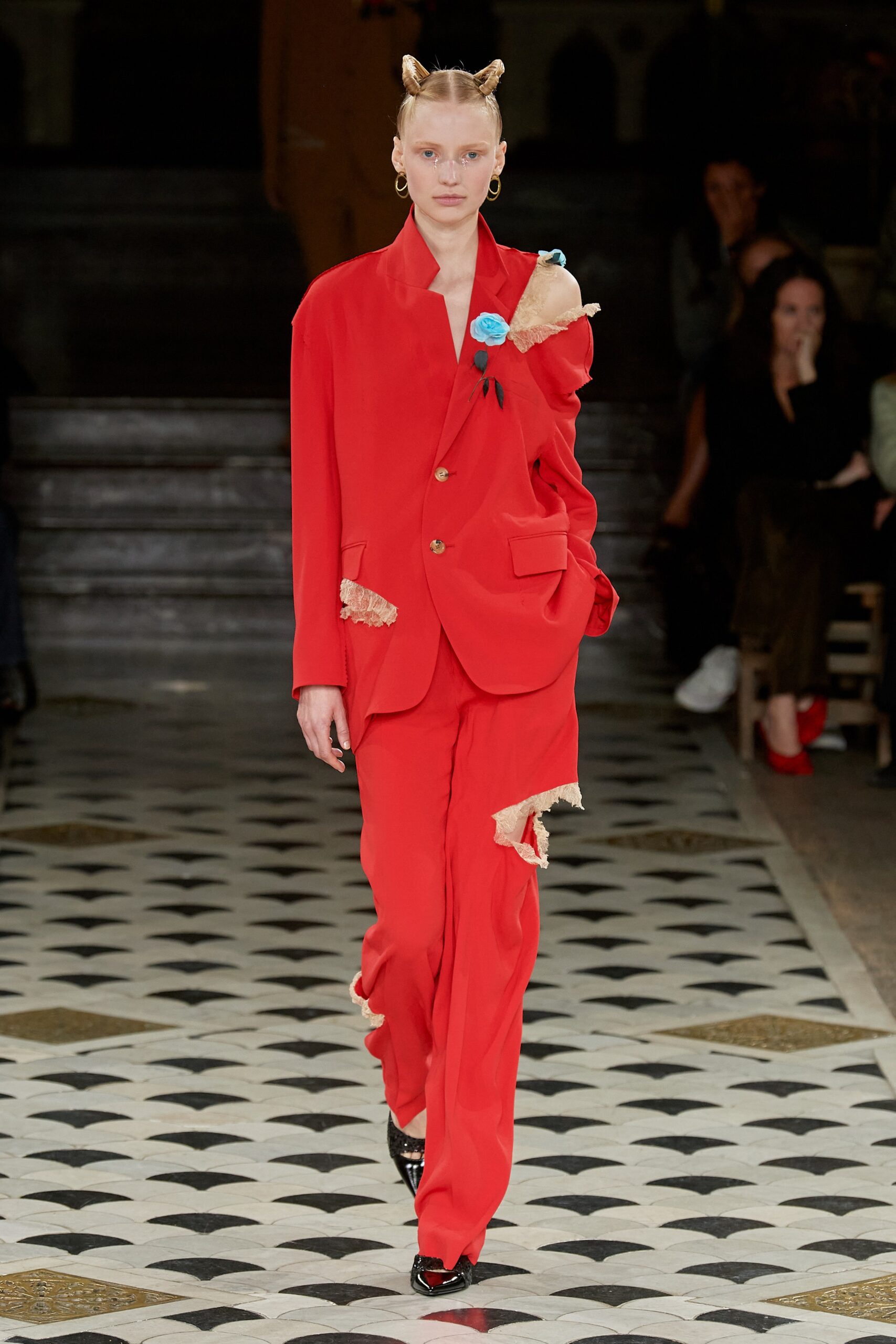 Undercover S/S 23 Look 3