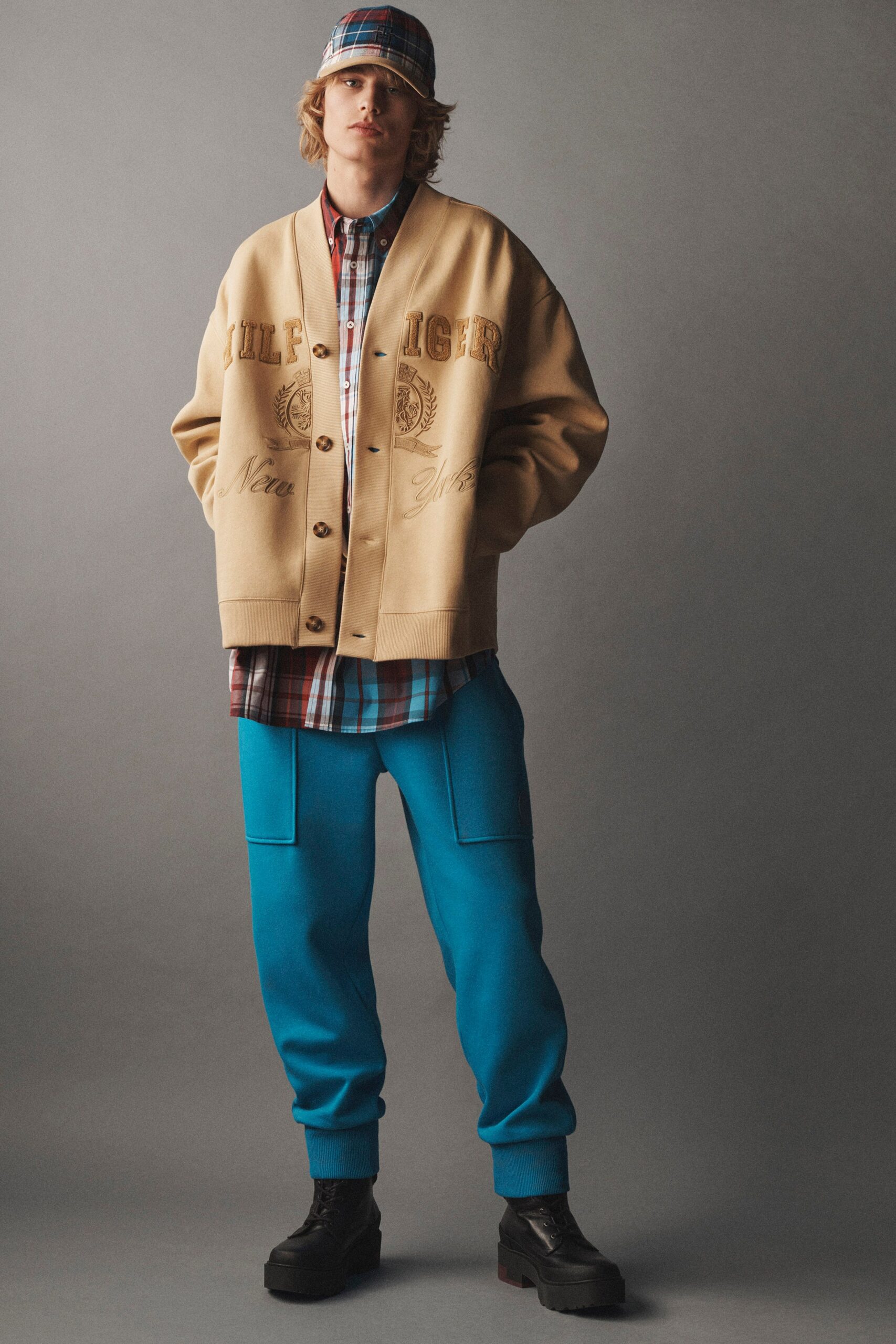 Tommy Hilfiger F/W 23 Menswear Look 4