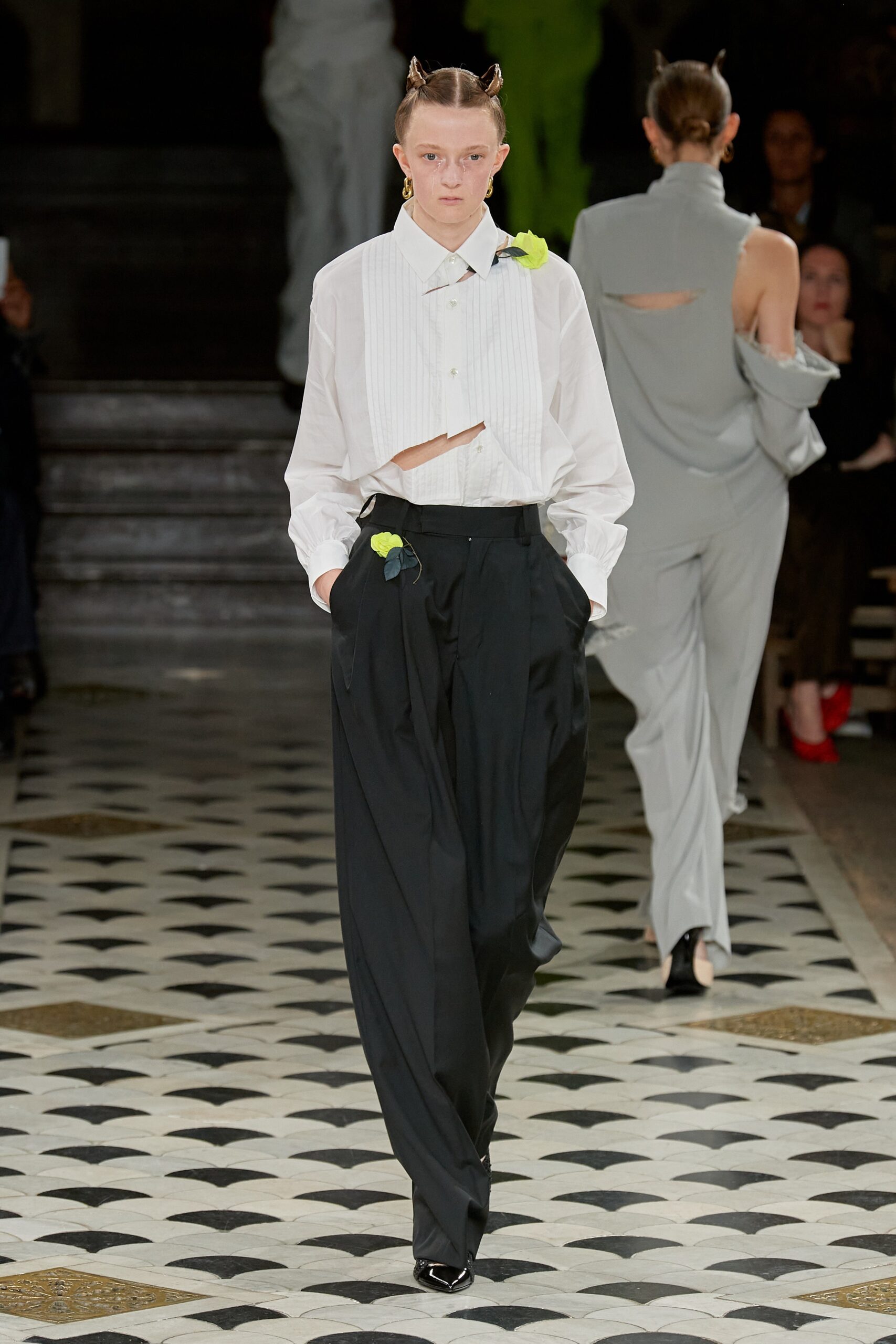 Undercover S/S 23 Look 5