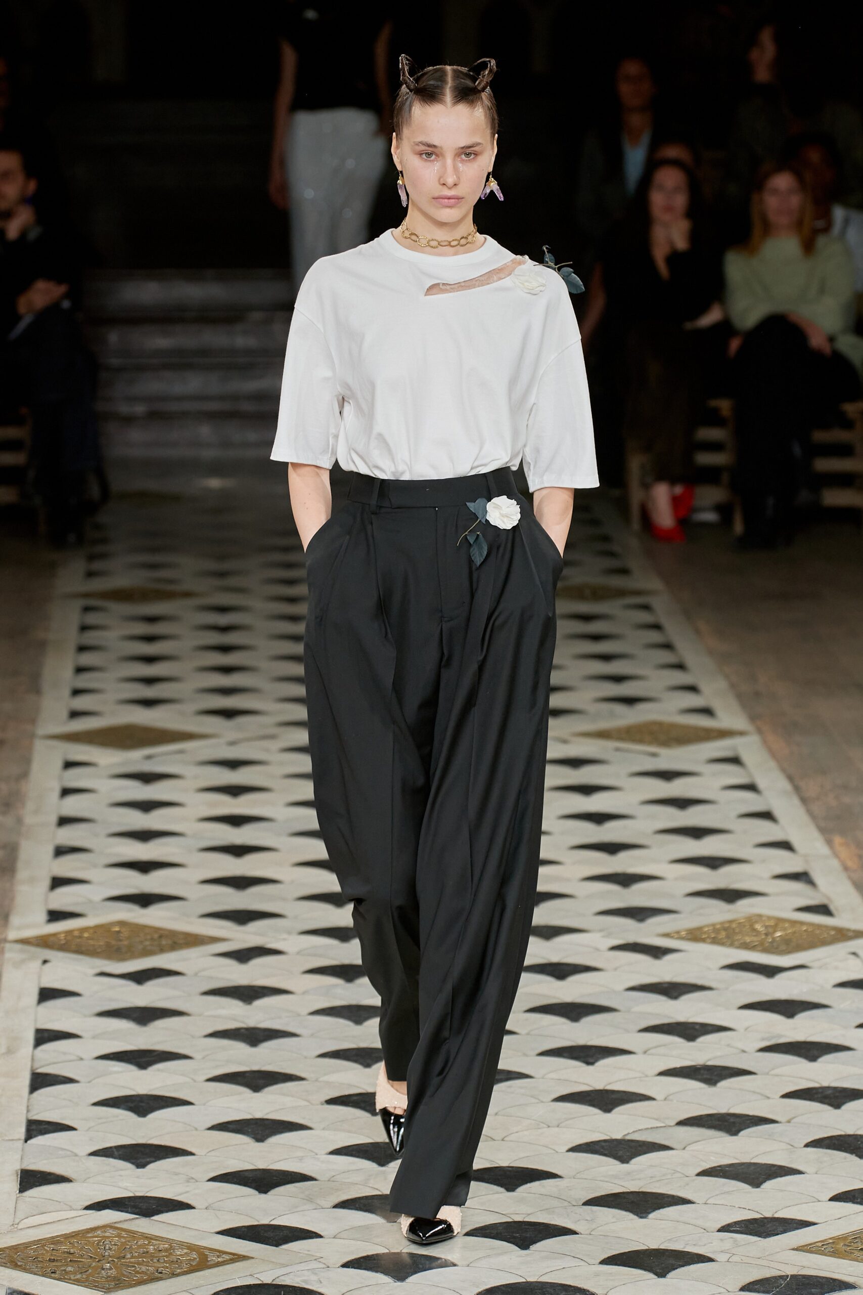 Undercover S/S 23 Look 8
