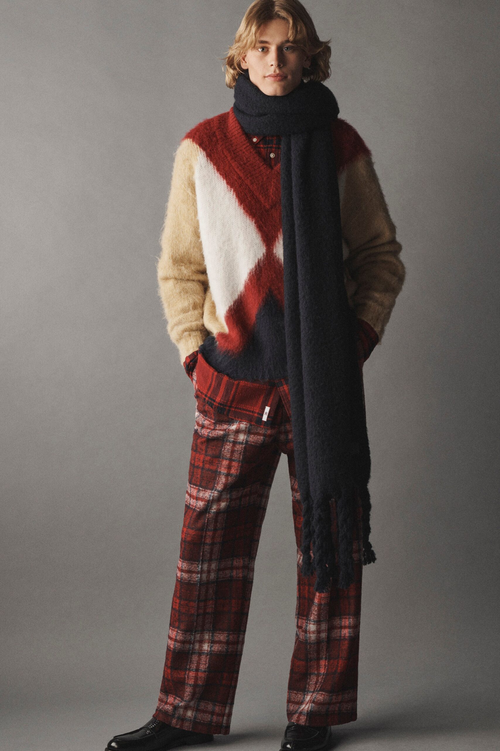 Tommy Hilfiger F/W 23 Menswear Look 14