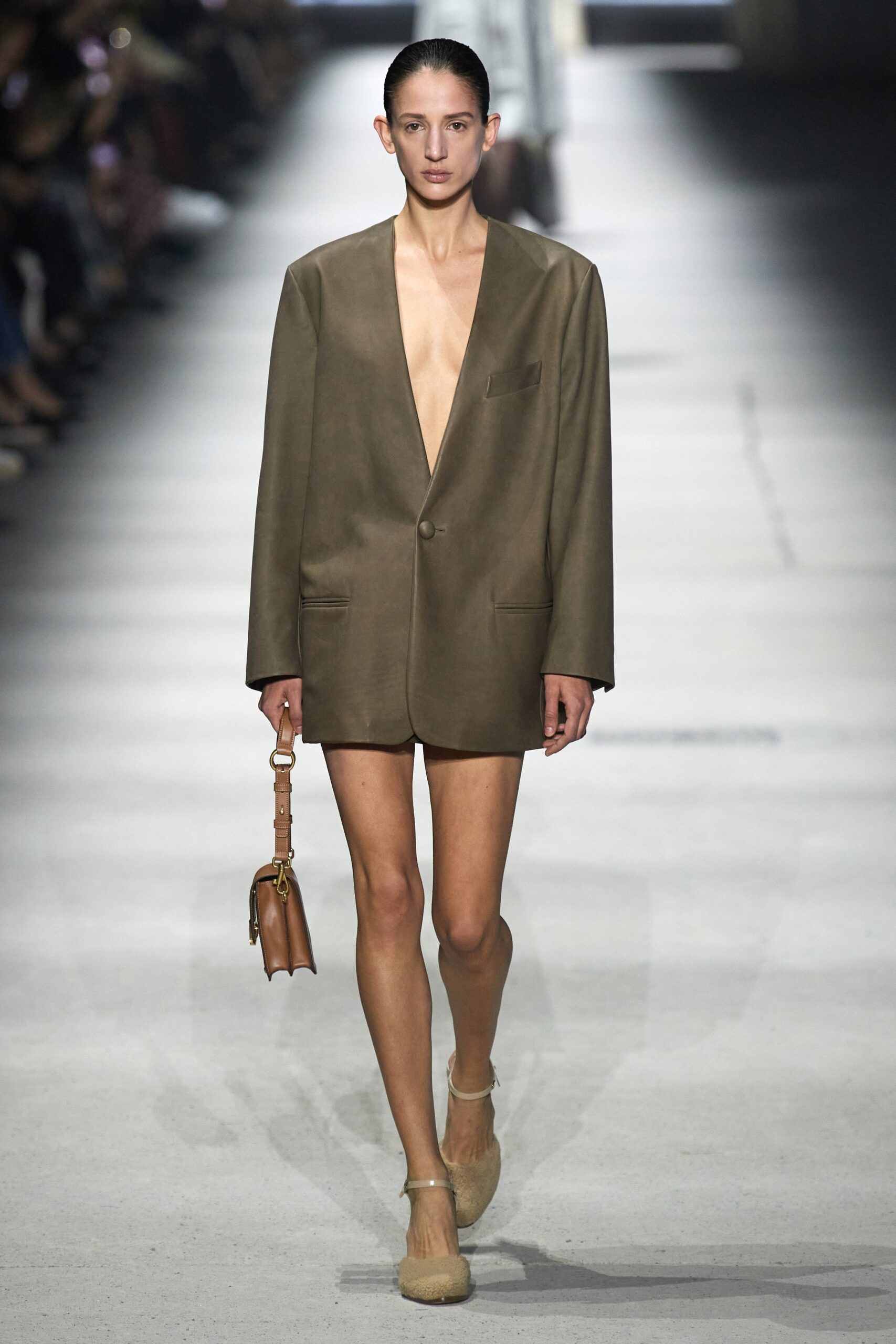Tod’s F/W 23 Look 16