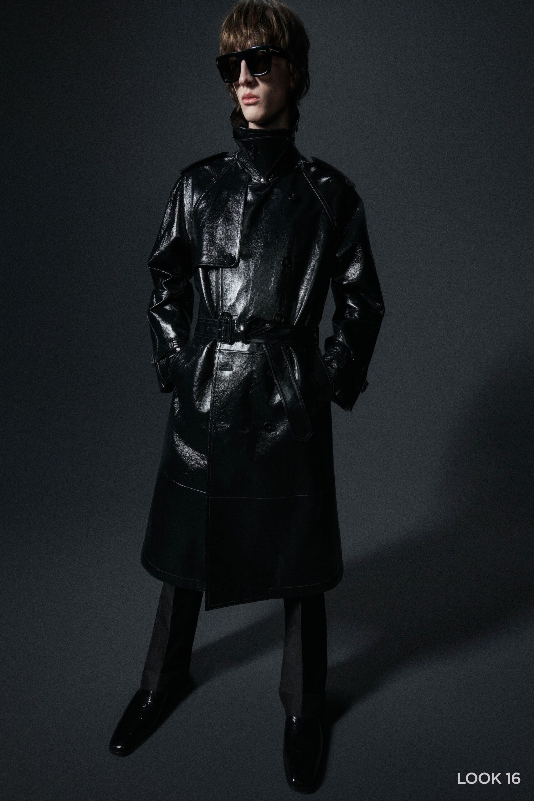 Tom Ford F/W 23 Menswear Look 16