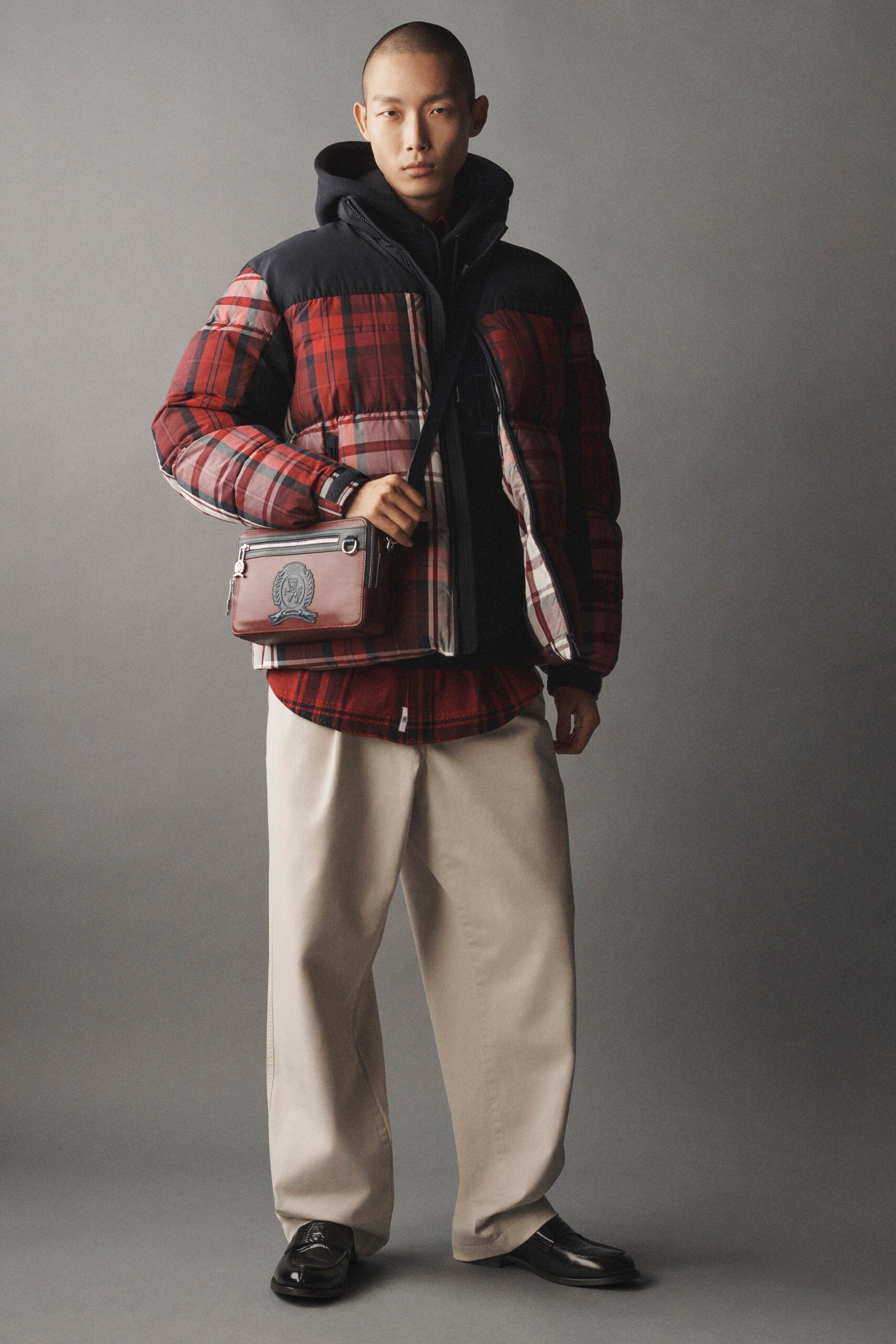 Tommy Hilfiger F/W 23 Menswear Look 16