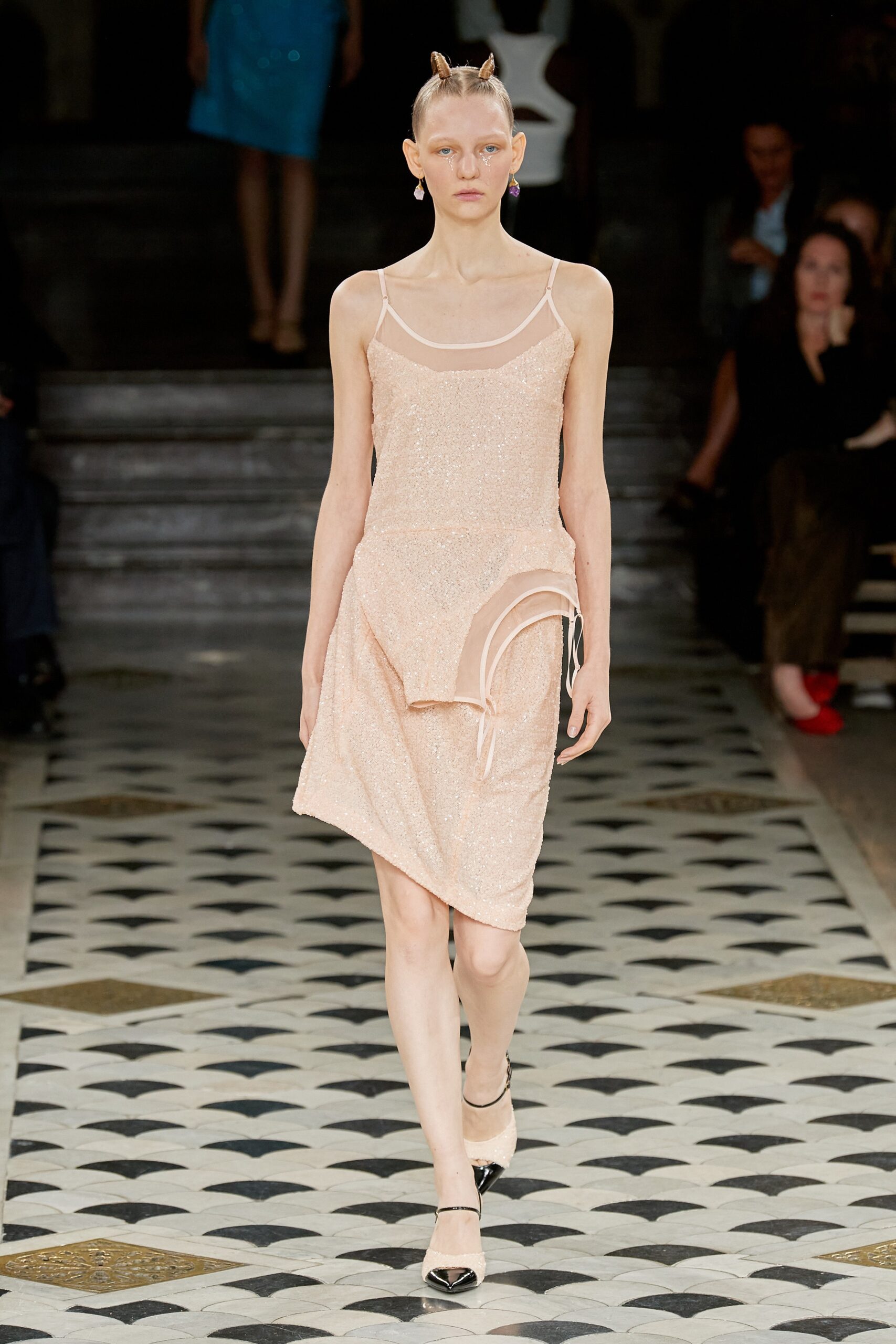 Undercover S/S 23 Look 17