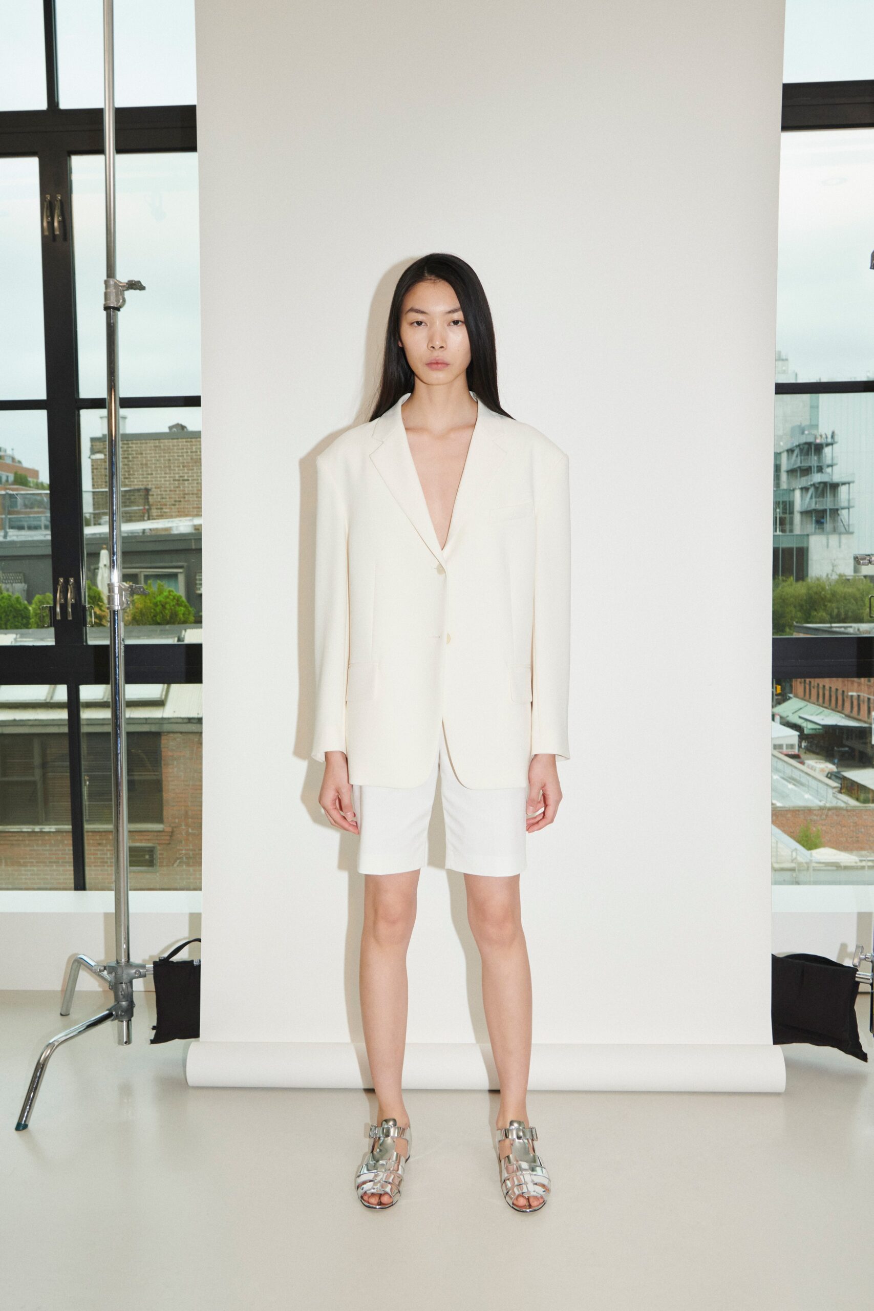 Theory S/S 23 Look 18